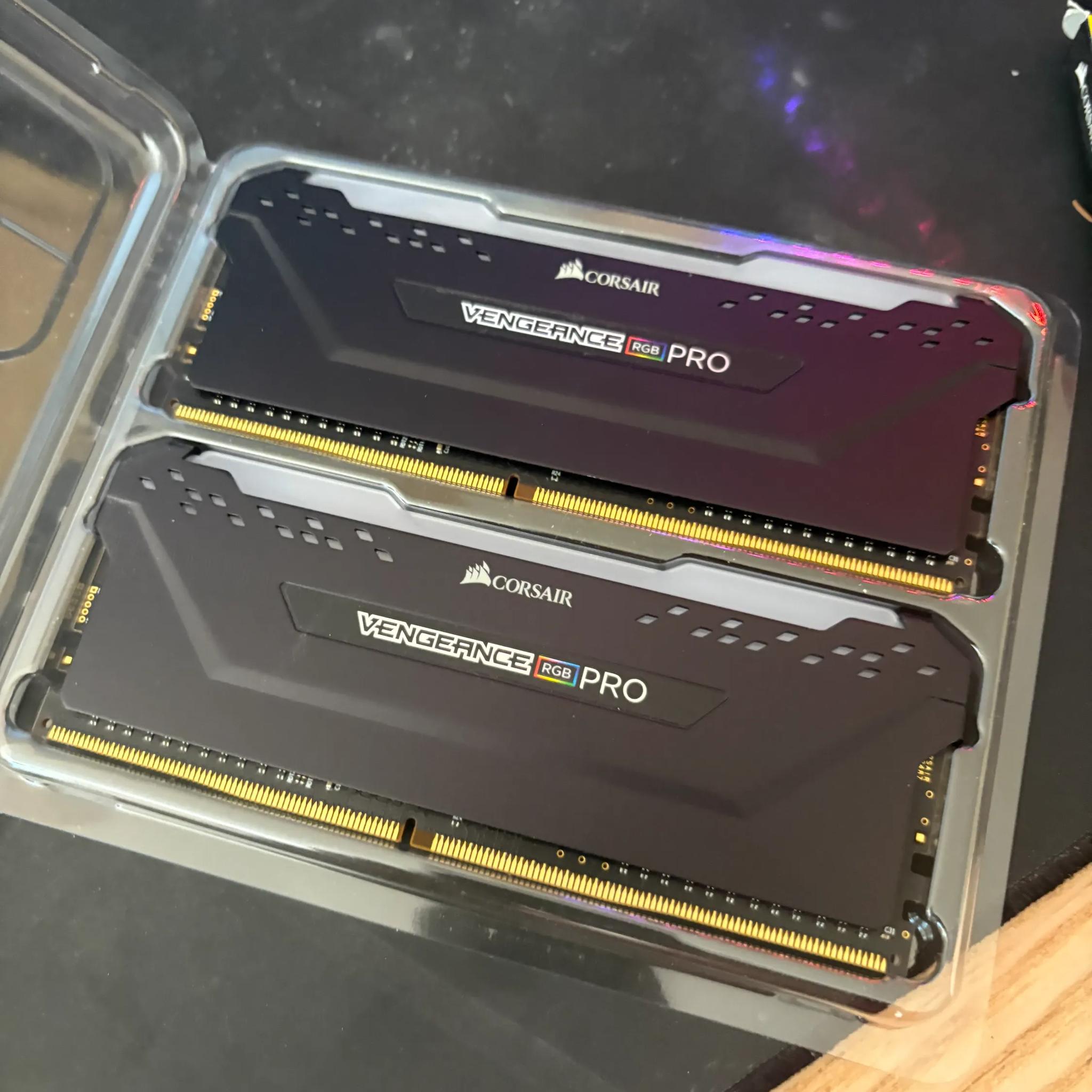 Corsair Vengance Pro RGB 2x8 3200MHz