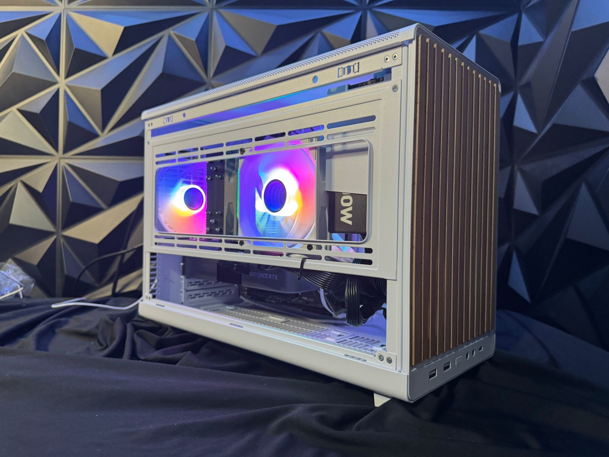 🌲 White Woody ❄️ Ryzen 5 9600X| RTX 3070| 32 GB DDR5 | 2 TB NVMe