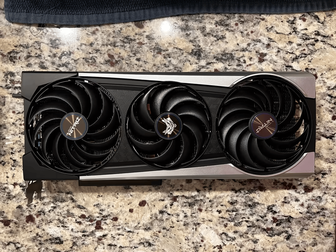 Sapphire RX 6800 XT Nitro+ (Like new condition)
