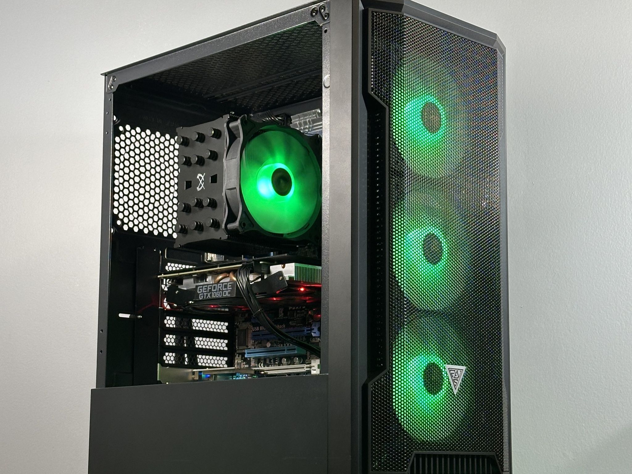 GTX 1060 6GB | Intel i7 3930K | 16GB DDR3 | 512GB SSD | Windows 10 | WIFI + BT | Custom Gaming PC