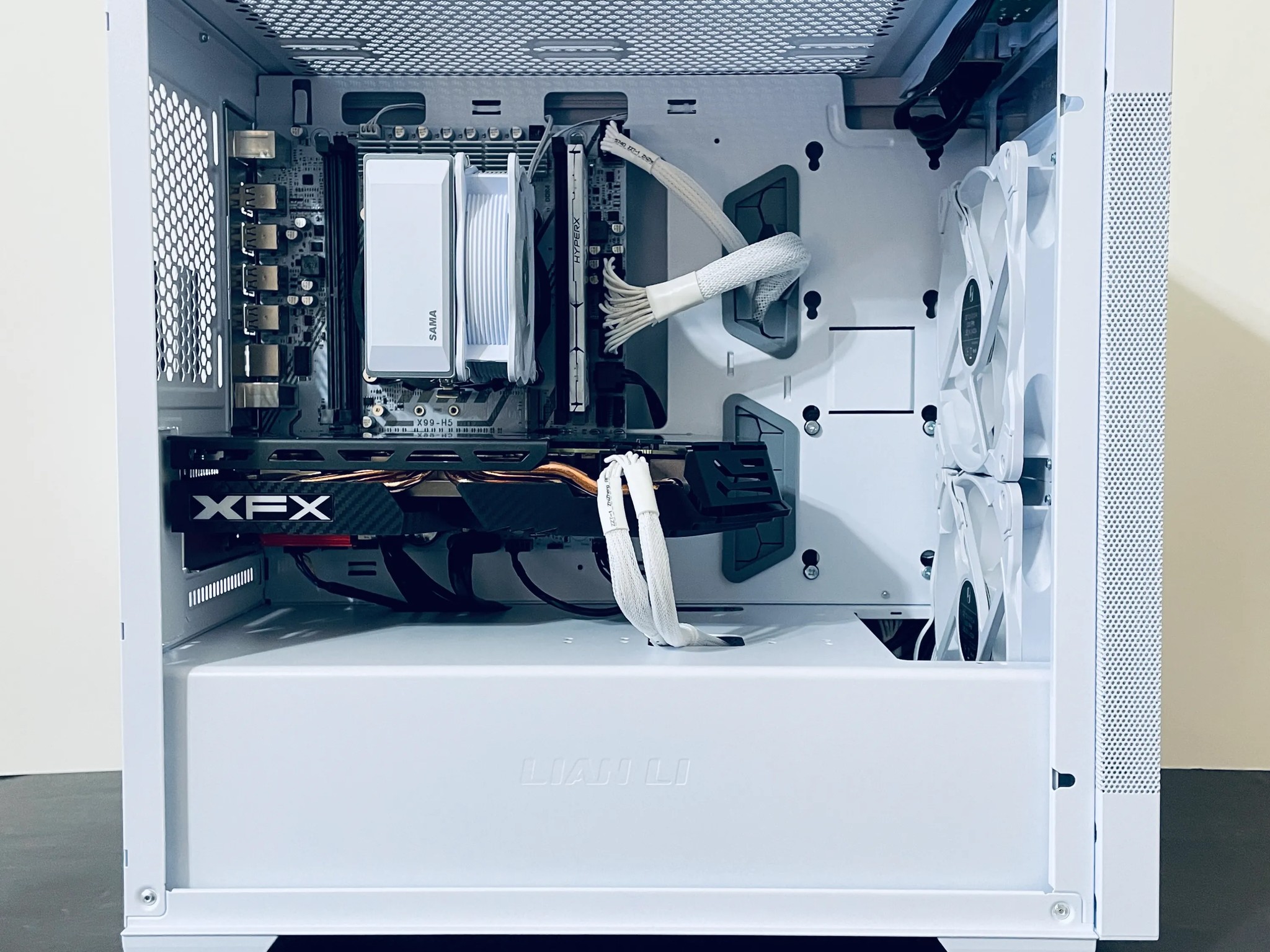 ⚡Great Value White Gaming PC - Intel Xeon 10-cores ● 16GB RAM ● 512GB SSD ● Wi-Fi ● AMD RX 580 8GB