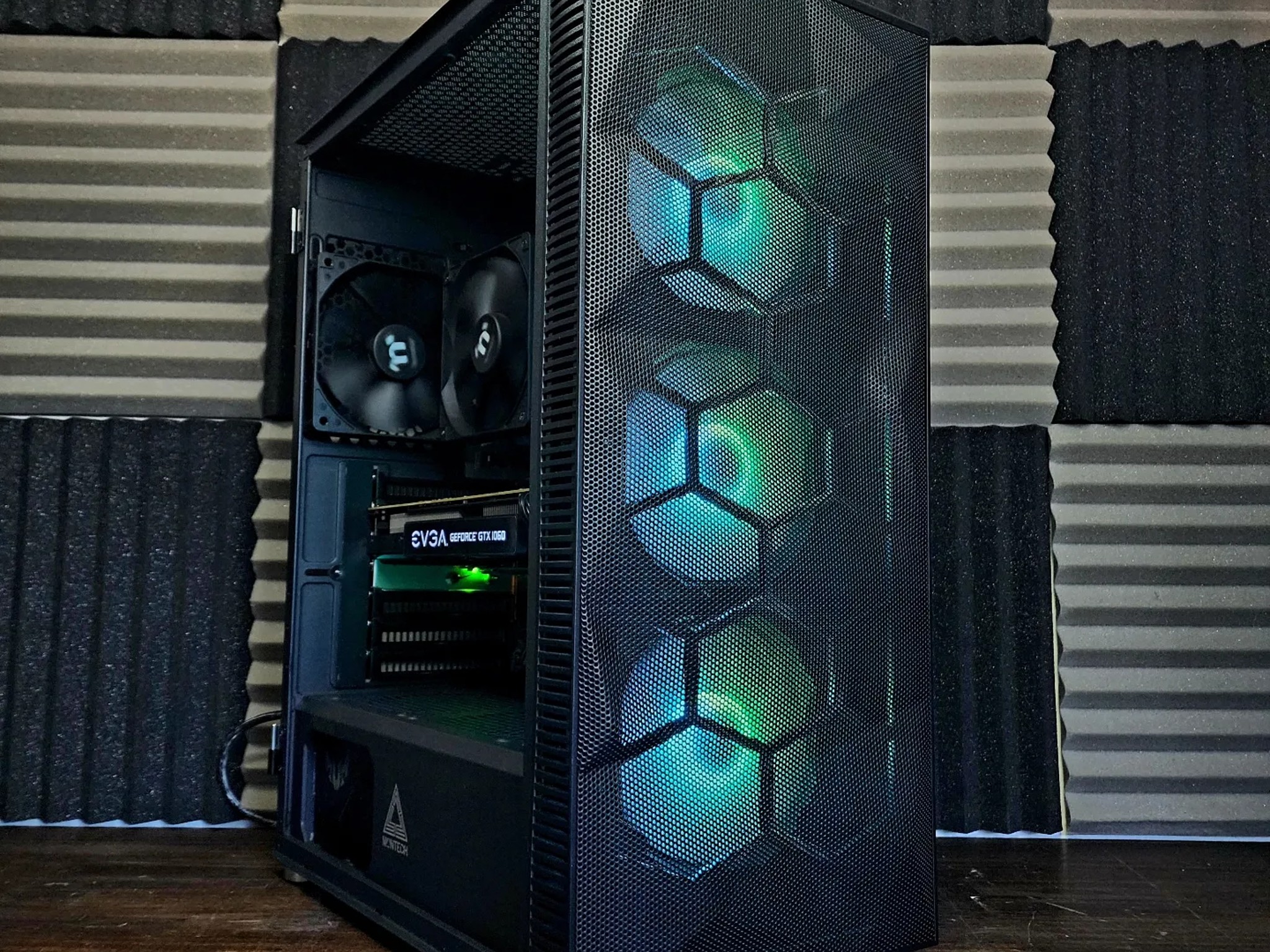 🖤💙🖤 EVGA GTX 1060 FTW // Intel Core i3 9100 // Corsair LPX 8GB 2400MHz