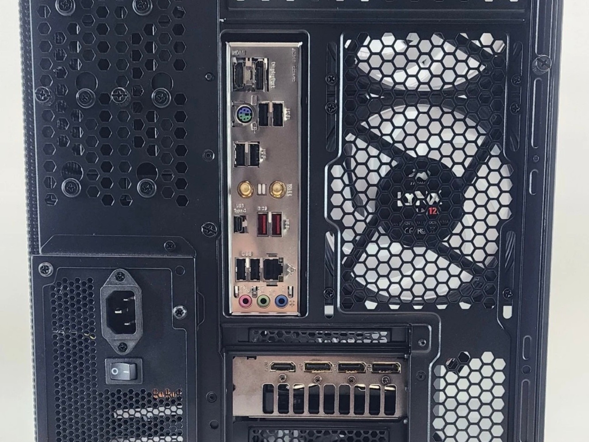 Custom Ryzen 9700x | Gigabyte 5070 TI