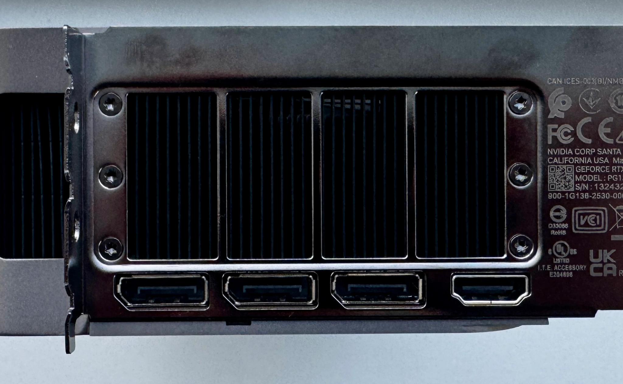 NVIDIA GeForce RTX 4090 Founders Edition | Box, 12VHPWR Adapter & Gift Receipt