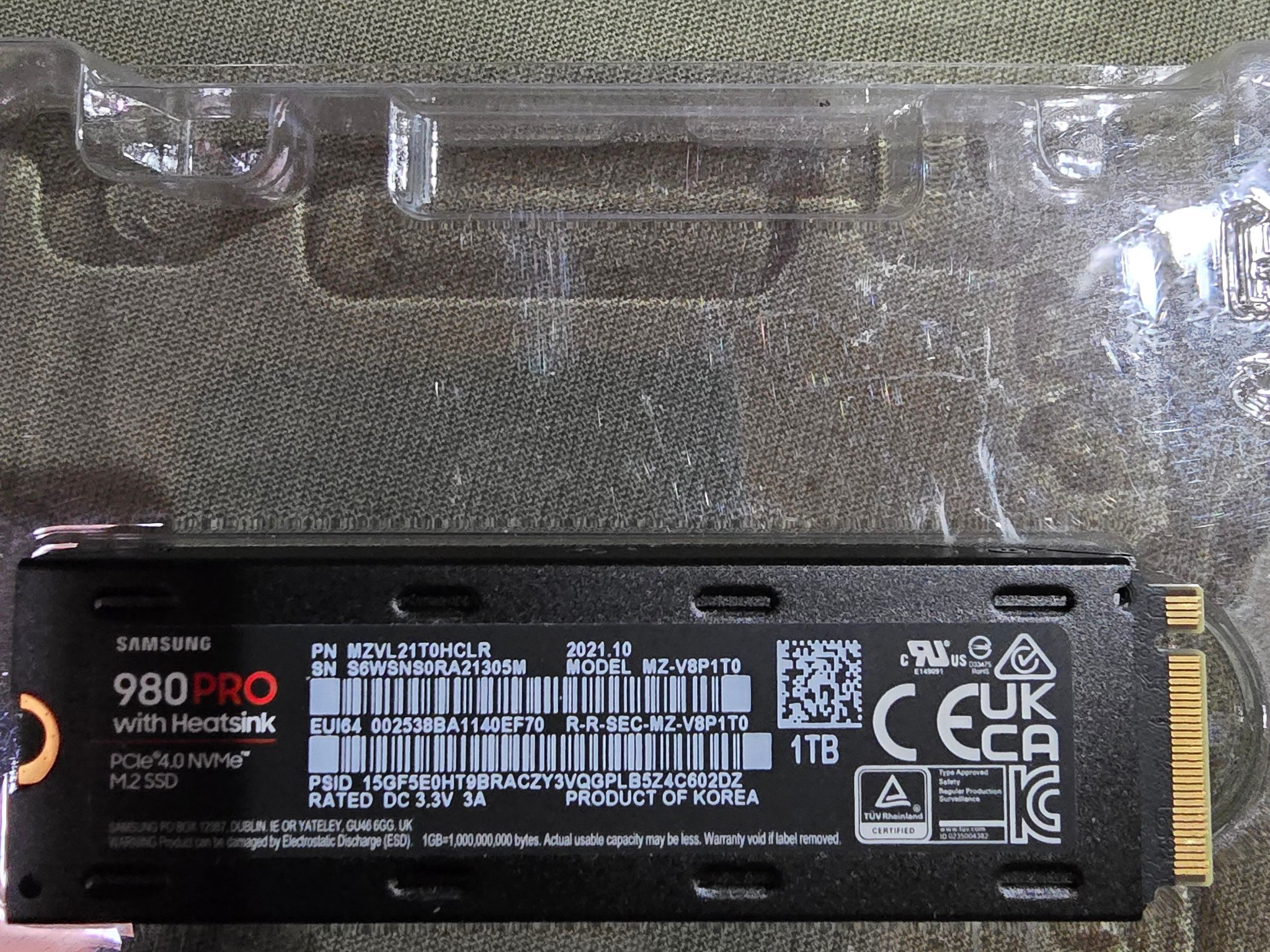 SAMSUNG 980 PRO SSD with Heatsink 1TB PCIe Gen 4 NVMe M.2 Internal Solid State Drive