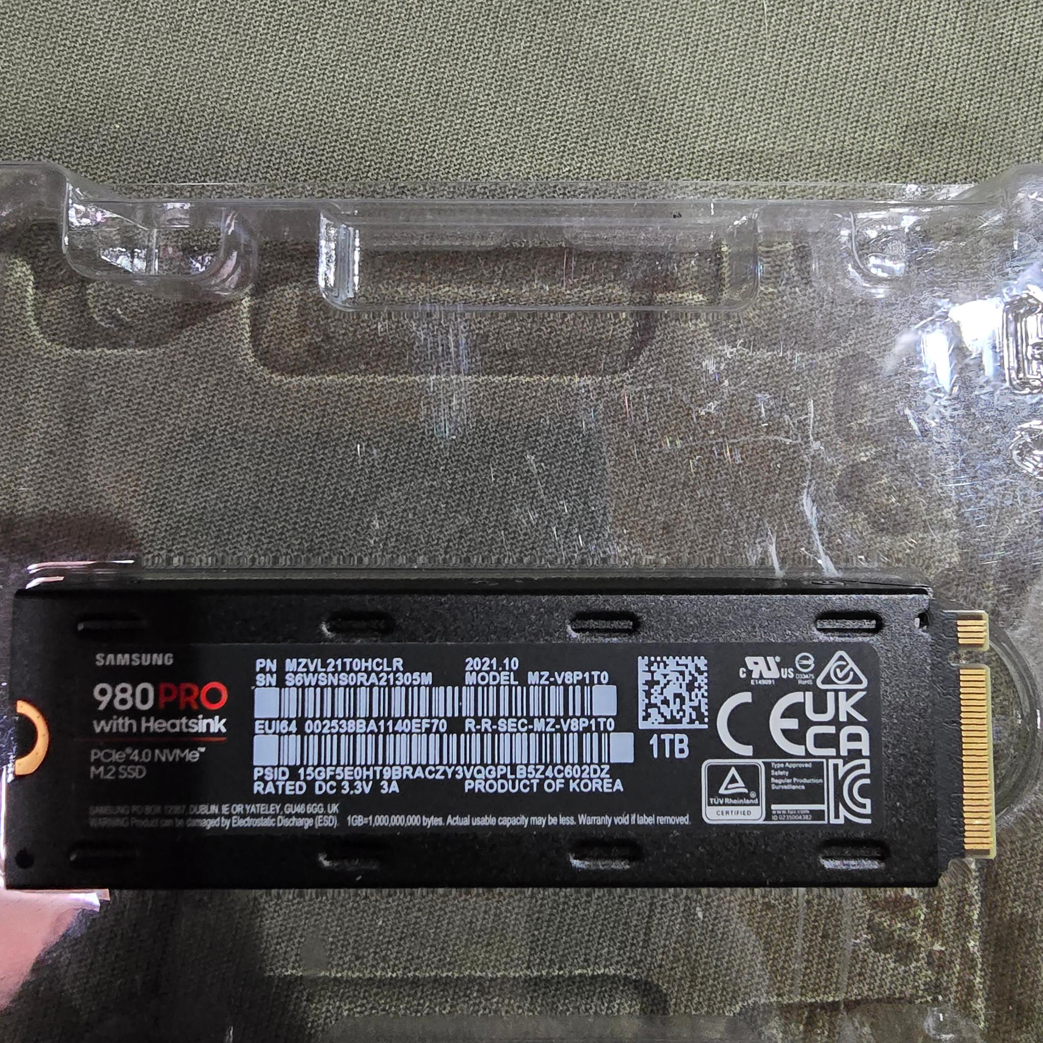 SAMSUNG 980 PRO SSD with Heatsink 1TB PCIe Gen 4 NVMe M.2 Internal Solid State Drive