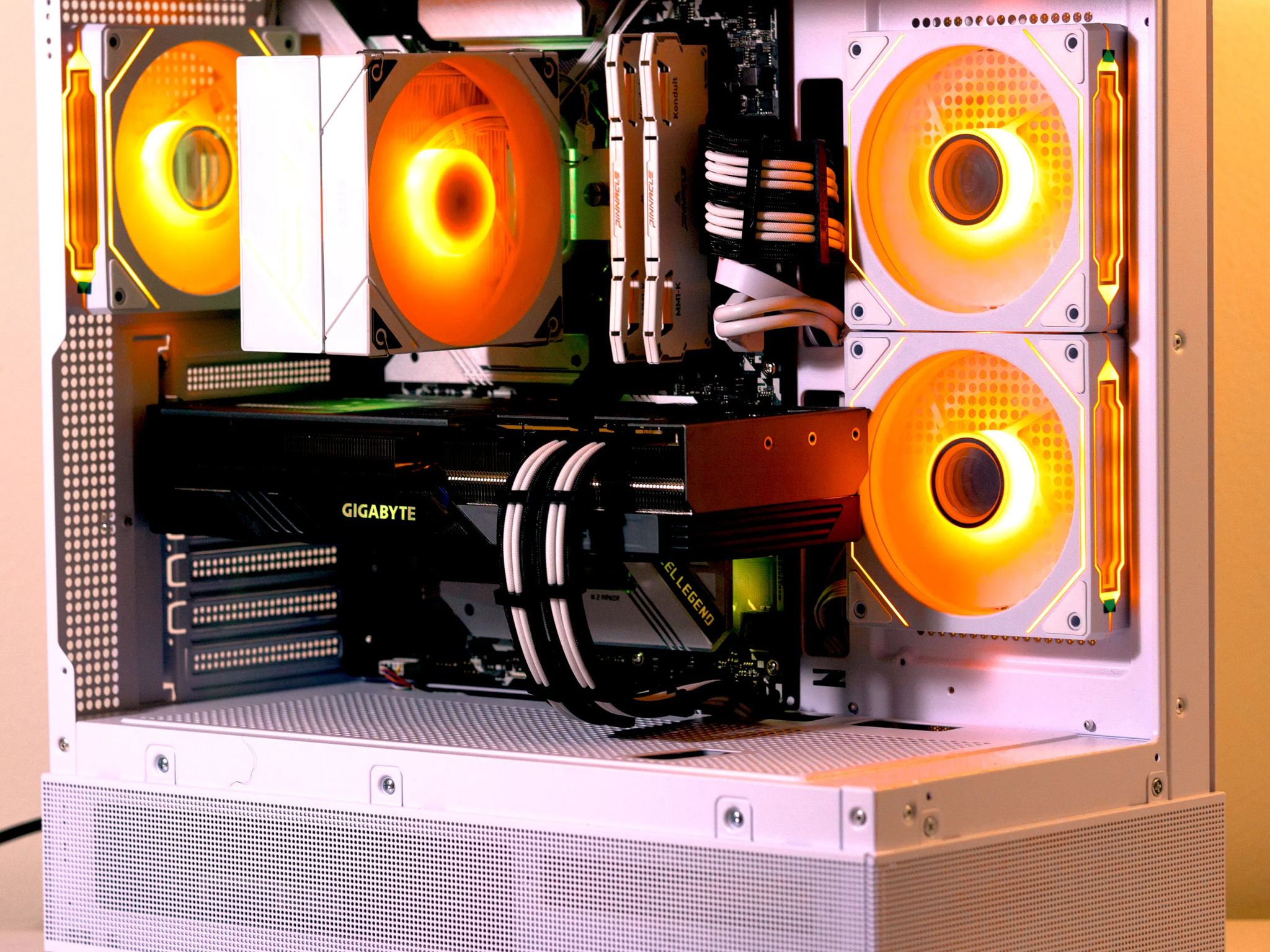 ❄️1440p/4K Gaming BEAST❄️ Radeon RX 7800XT| Ryzen 5 5600X| B550| 16GB| 1TB M.2| WiFi-Win 11| ARGB
