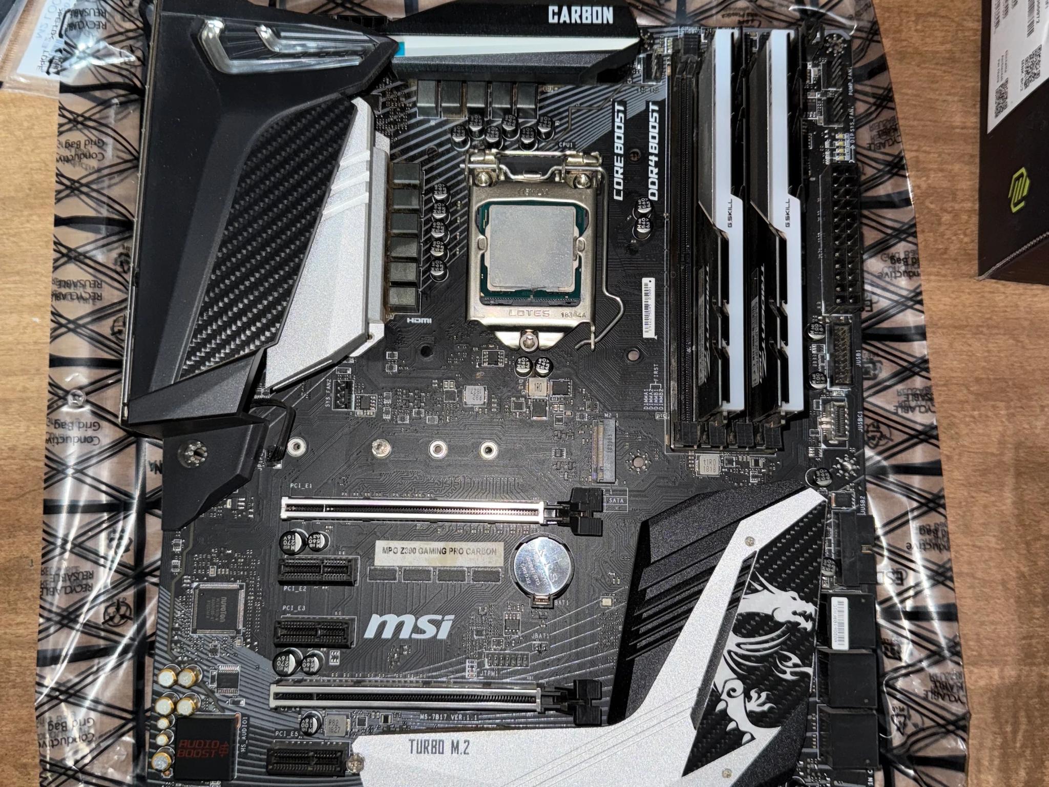 MSI Z390 Gaming Pro Carbon / I9-9900kf / 32GB DDR4-3600