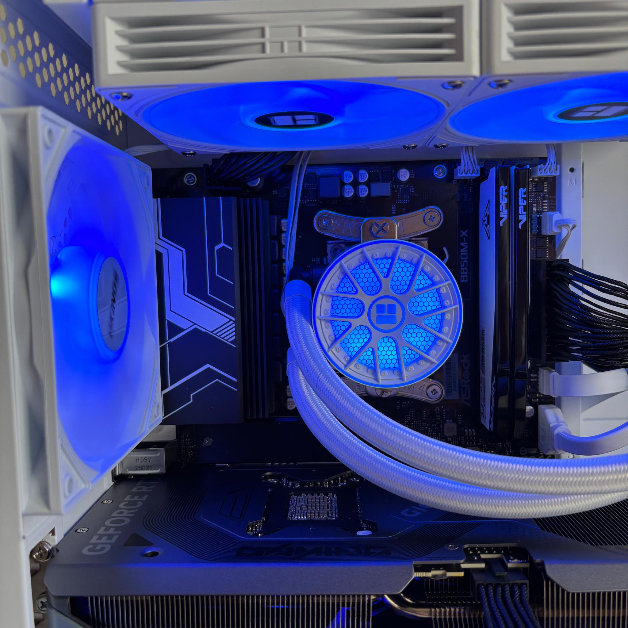 RTX 5070 | Ryzen 5 9600x | 32GB DDR5 | 1 TB NVME | 850w Gaming/Streaming PC