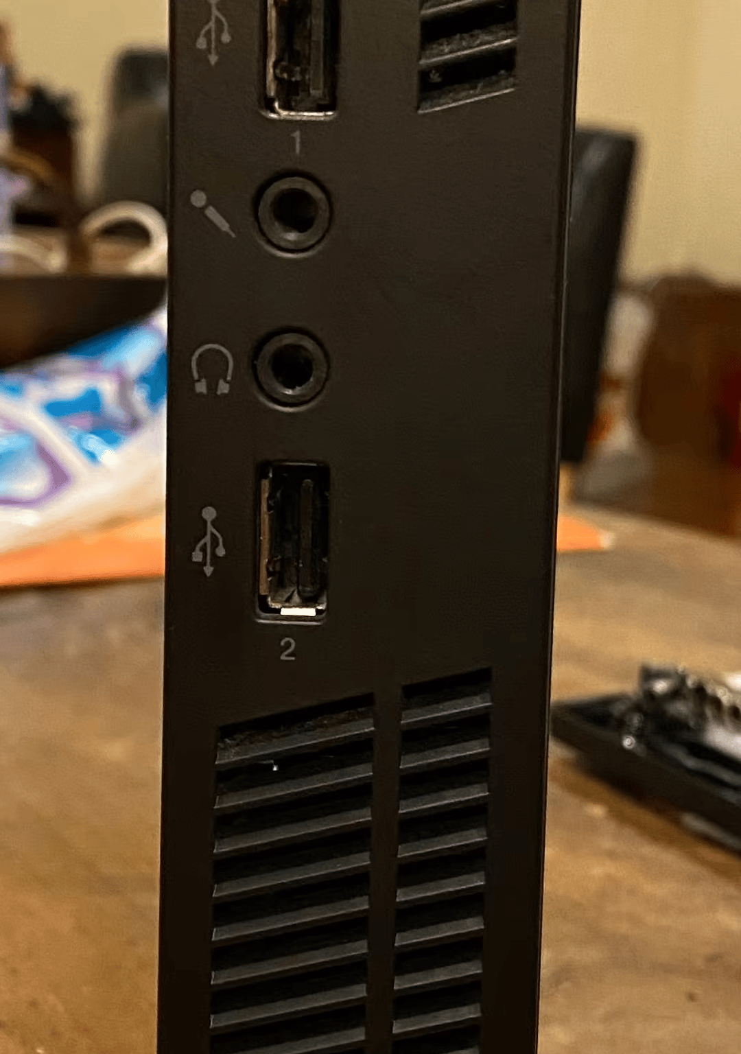 Lenovo ThinkCentre M72e - MFF - Intel i3-3220T - Windows 10 Pro - 128GB SSD - 8GB RAM - Disc Drive