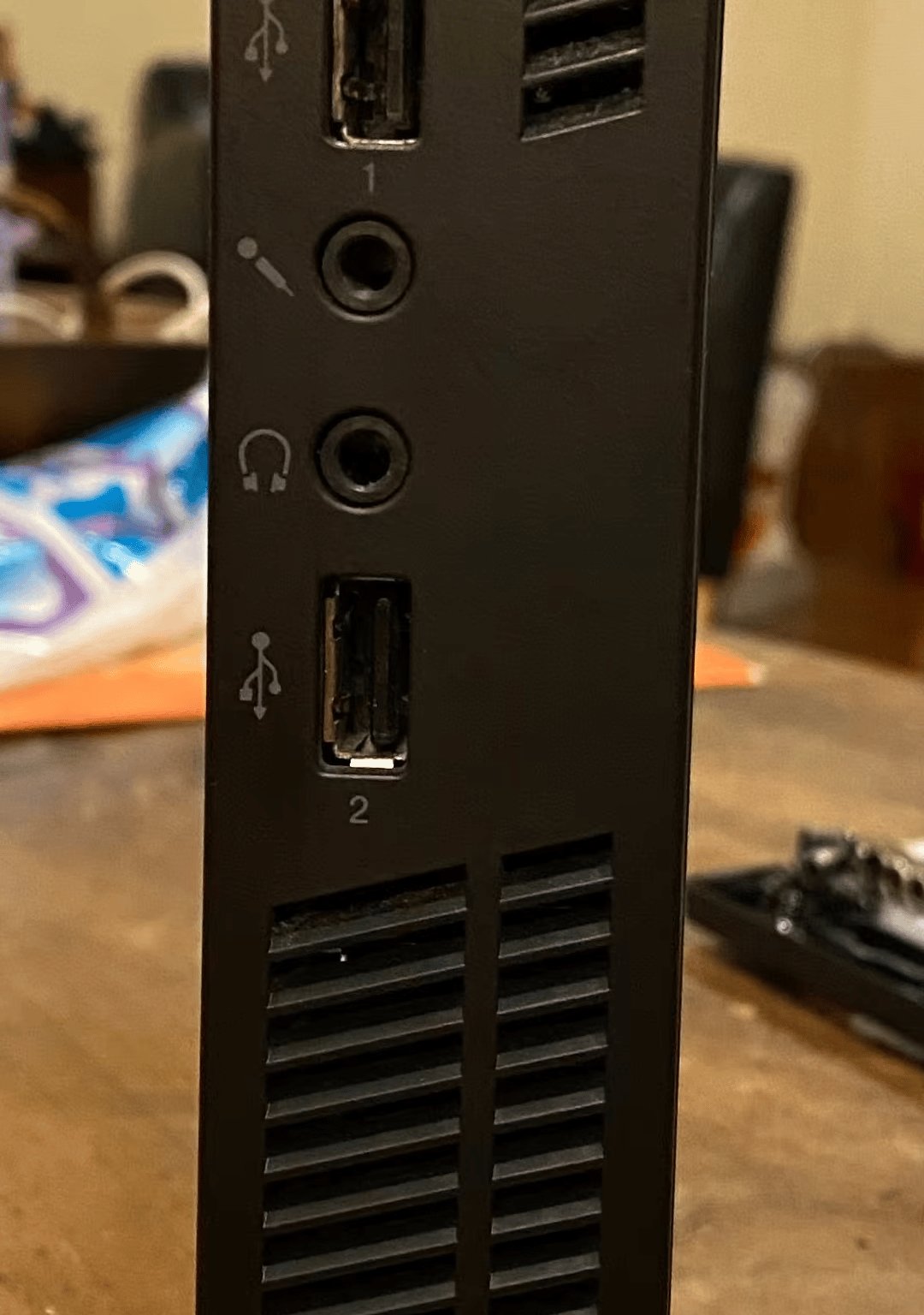 Lenovo ThinkCentre M72e - MFF - Intel i3-3220T - Windows 10 Pro - 128GB SSD - 8GB RAM - Disc Drive