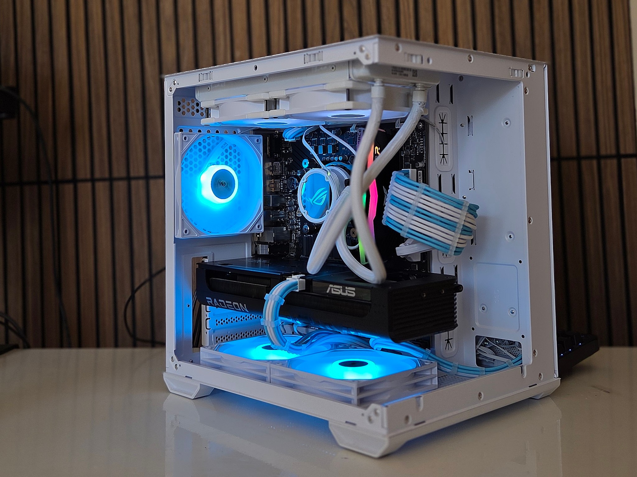 White gaming Pc | RX 9060Xt 16GB | 12600K | DDR4/5 |32GB RAM | 1TB | Windows 11 |