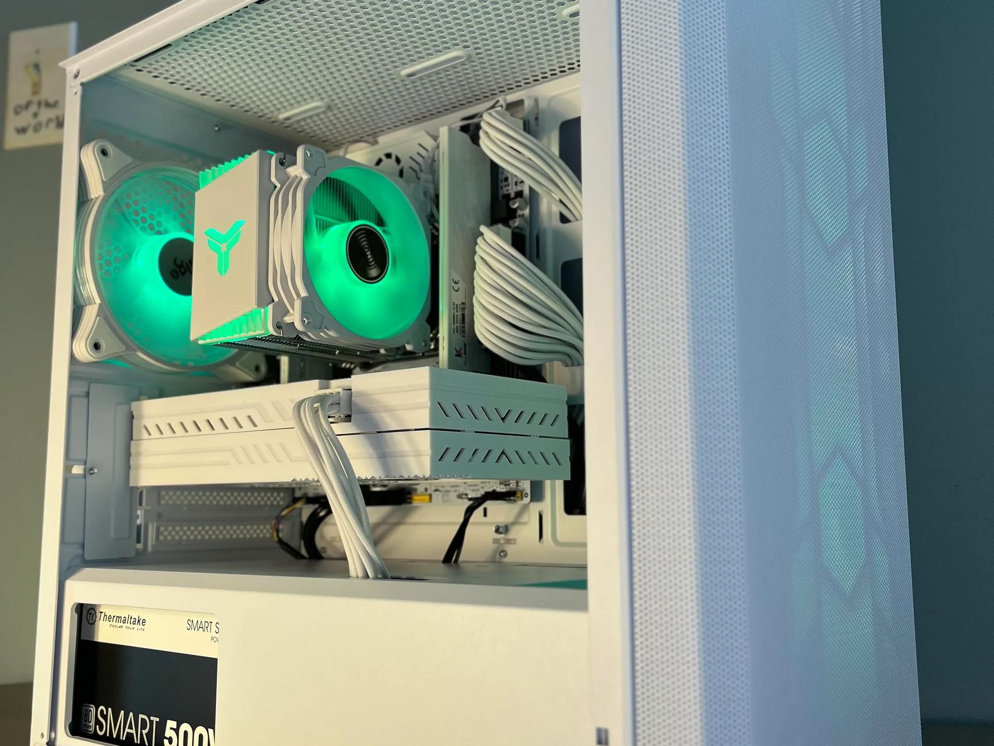⚪⚪ White Gaming PC⚪AMD RX 580 8GB⚪Intel i7 5930k⚪16GB DDR4⚪500GB NVME