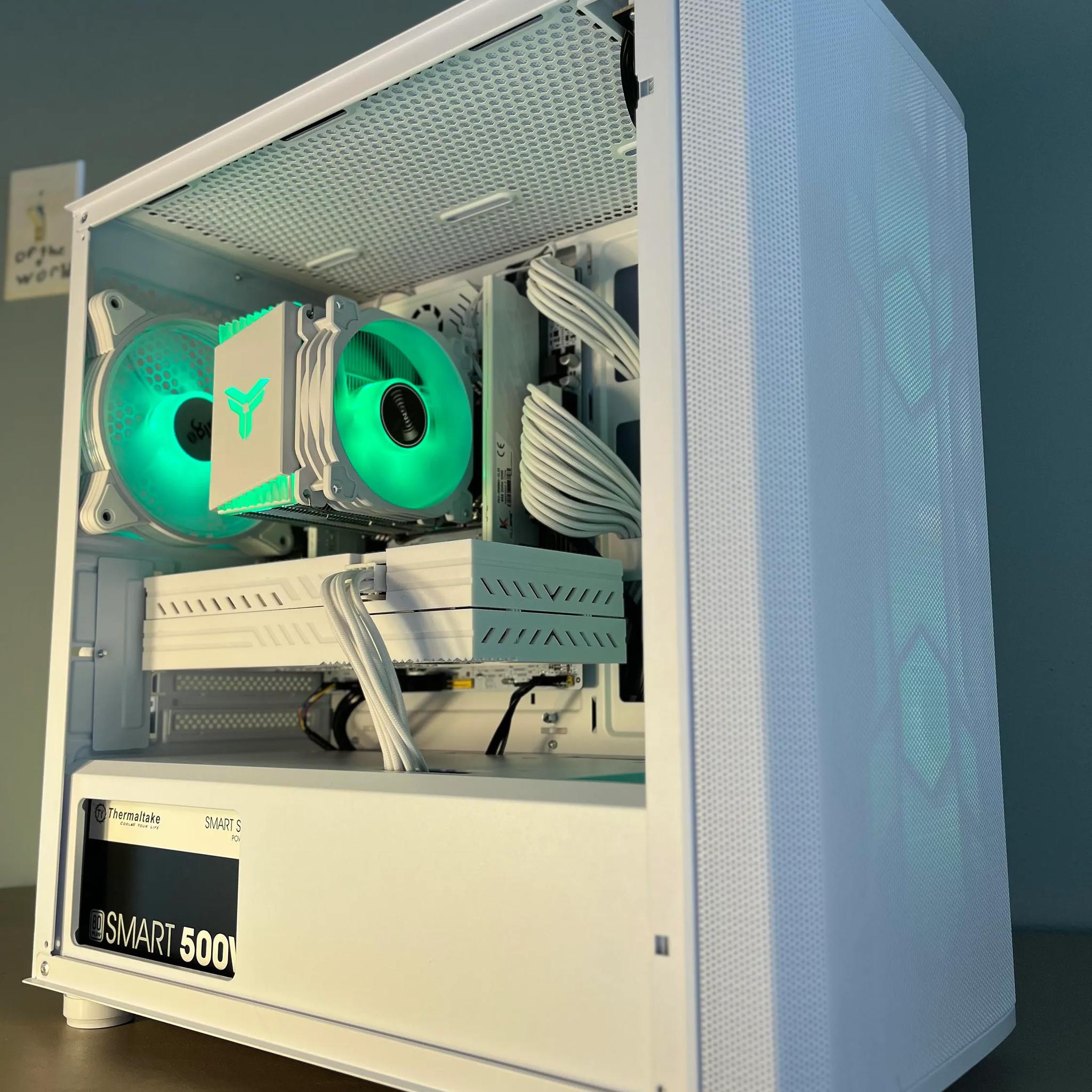 ⚪⚪ White Gaming PC⚪AMD RX 580 8GB⚪Intel i7 5930k⚪16GB DDR4⚪500GB NVME