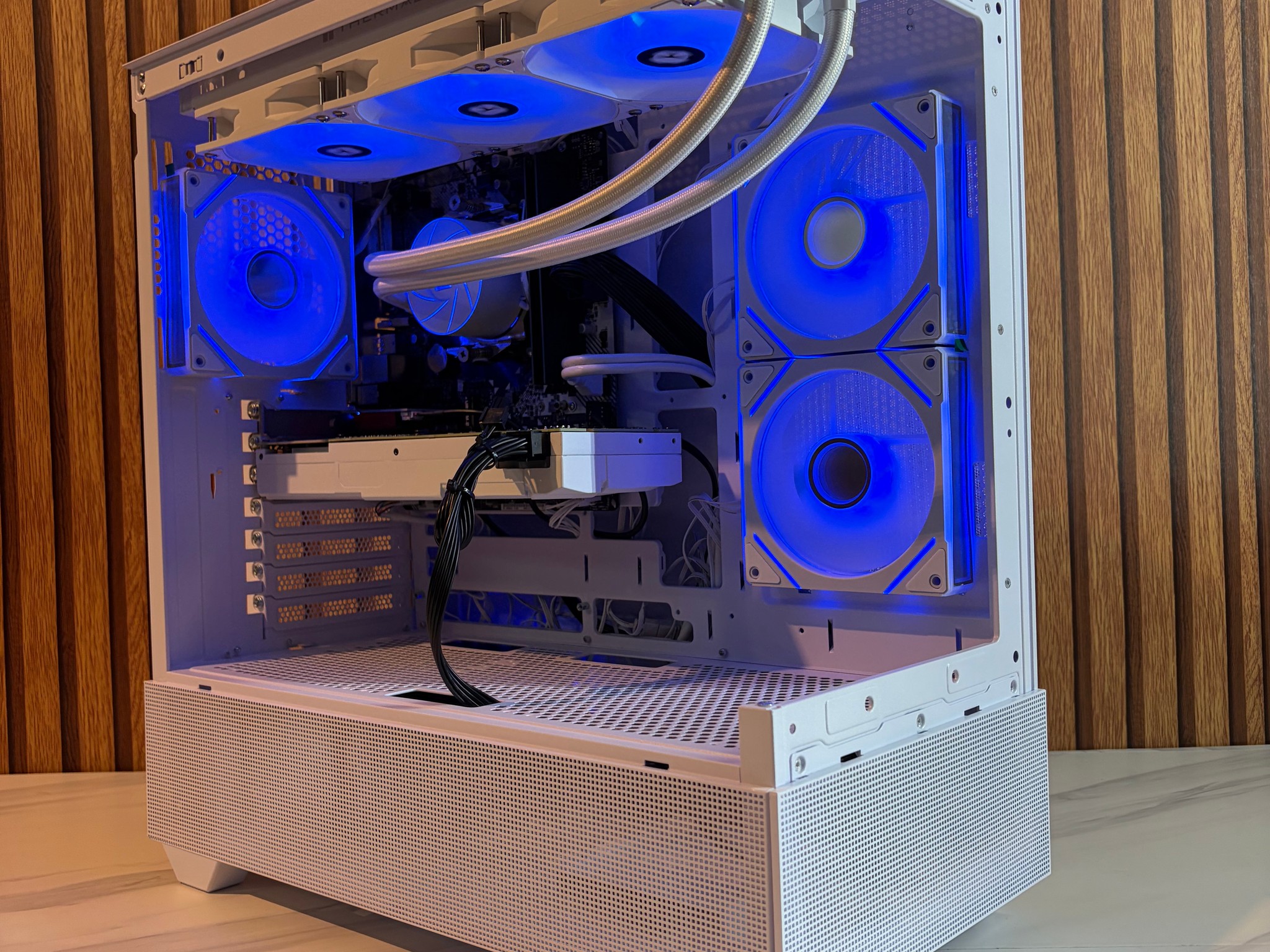 RTX 2080 SUPER | RYZEN 5 3600 | 500GB SSD | 16GB DDR4 | 550W | 360MM AIO