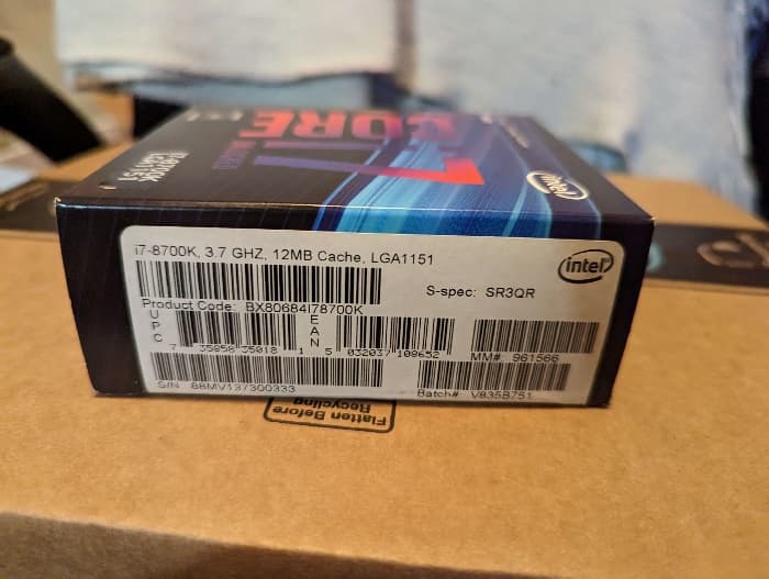 BNIB Intel 8700k