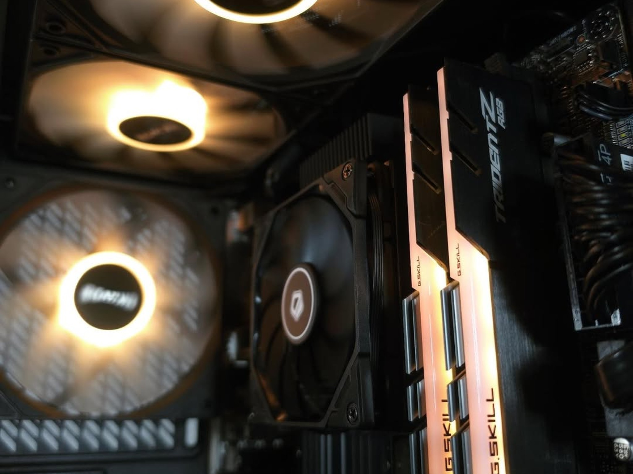 ASUS RTX 4060 💛 Core i5 12400F
