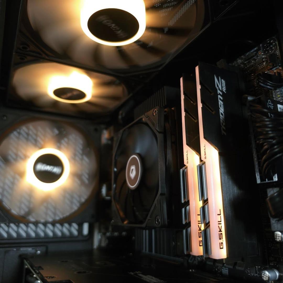 ASUS RTX 4060 💛 Core i5 12400F