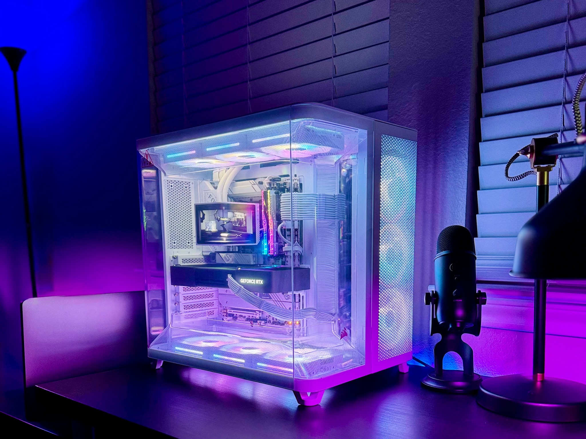 Corsair Pro Gaming PC 🏰 5080 Founders Edition | 9800x3D | 3TB SSD | 32GB G.Skill Royal Neo CL28