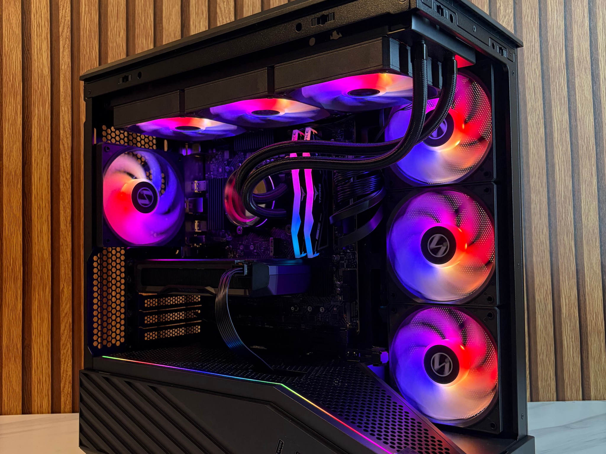 RX 7600 | I3 12100F | 16GB DDR5 | 500GB SSD | 360MM AIO | 750W | WINDOWS 11 PRO