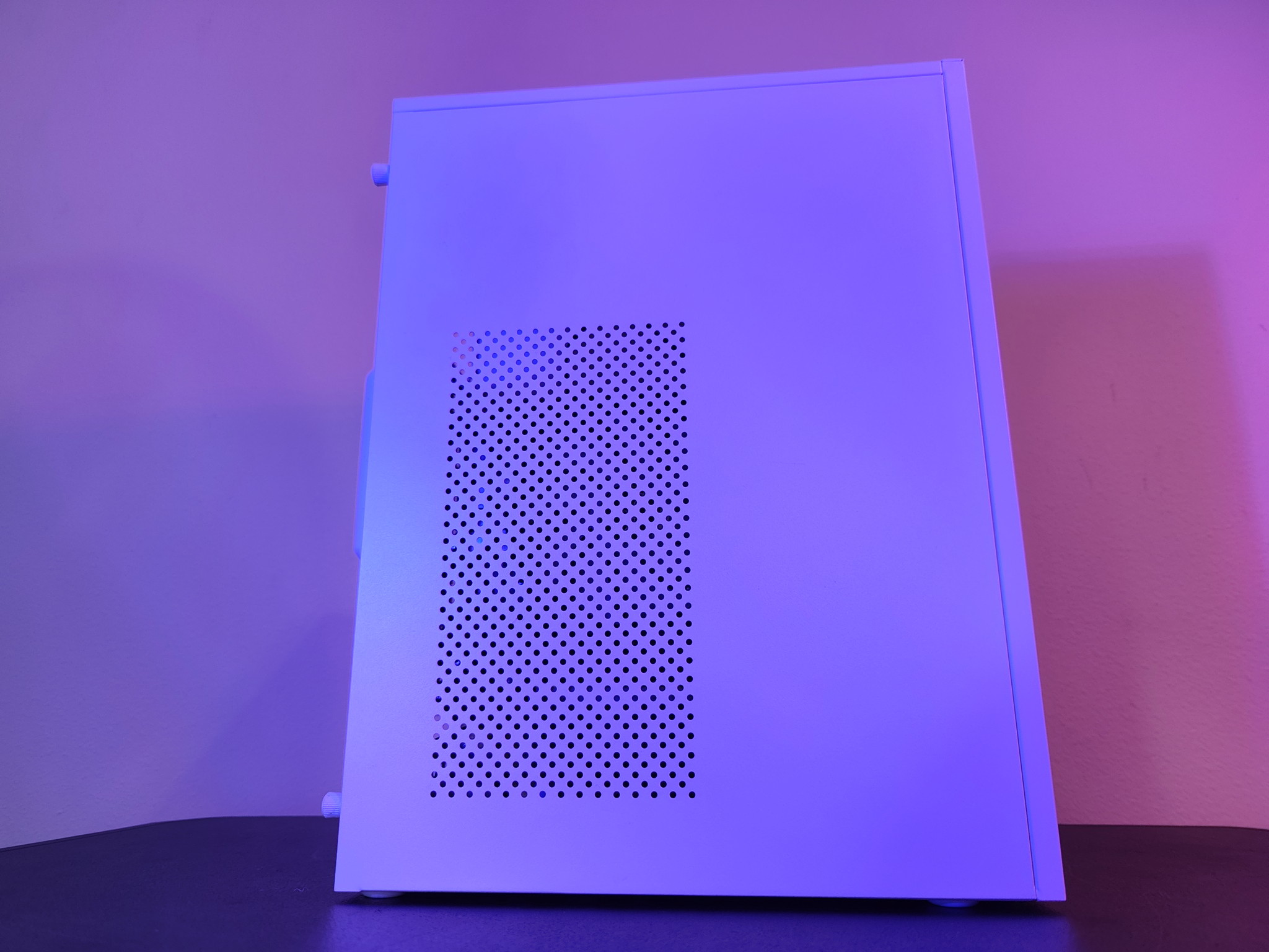Custom Xeon 10C 20T 8GB RAM AMD FIREPRO S7000 Nobara Linux Gaming PC