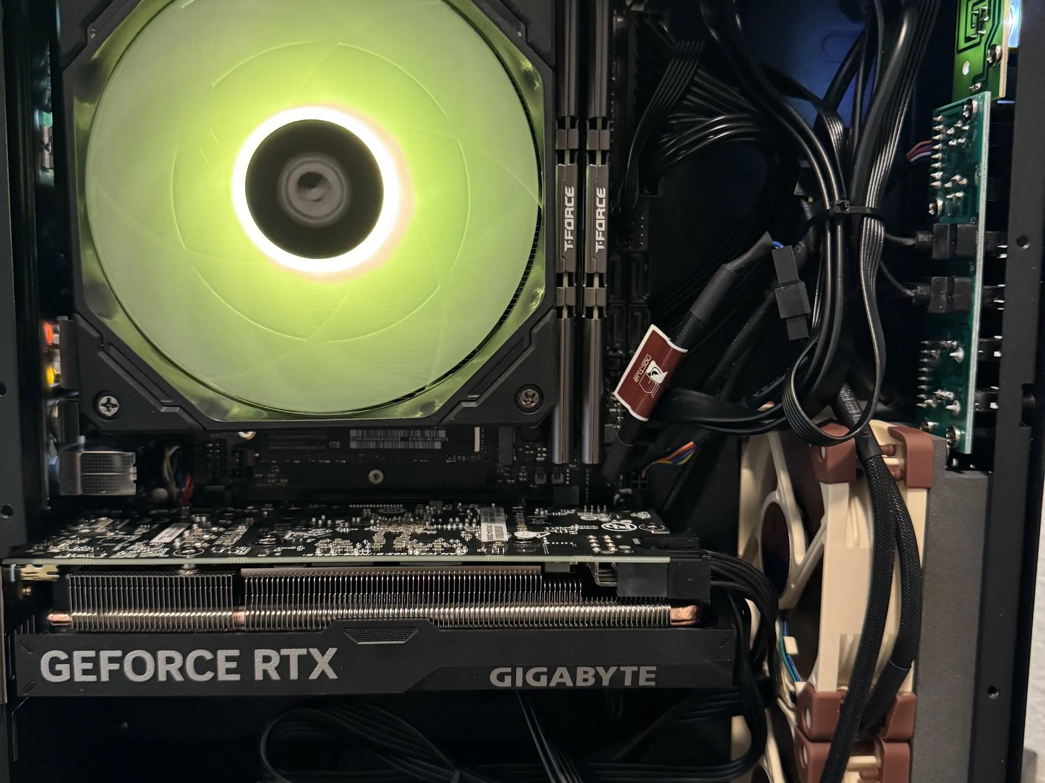 SFF 7.3L ITX PC 1080p Beast Ryzen 7 5700x3d + RTX 4060 OC + DDR4 32GB RAM 3200MHz