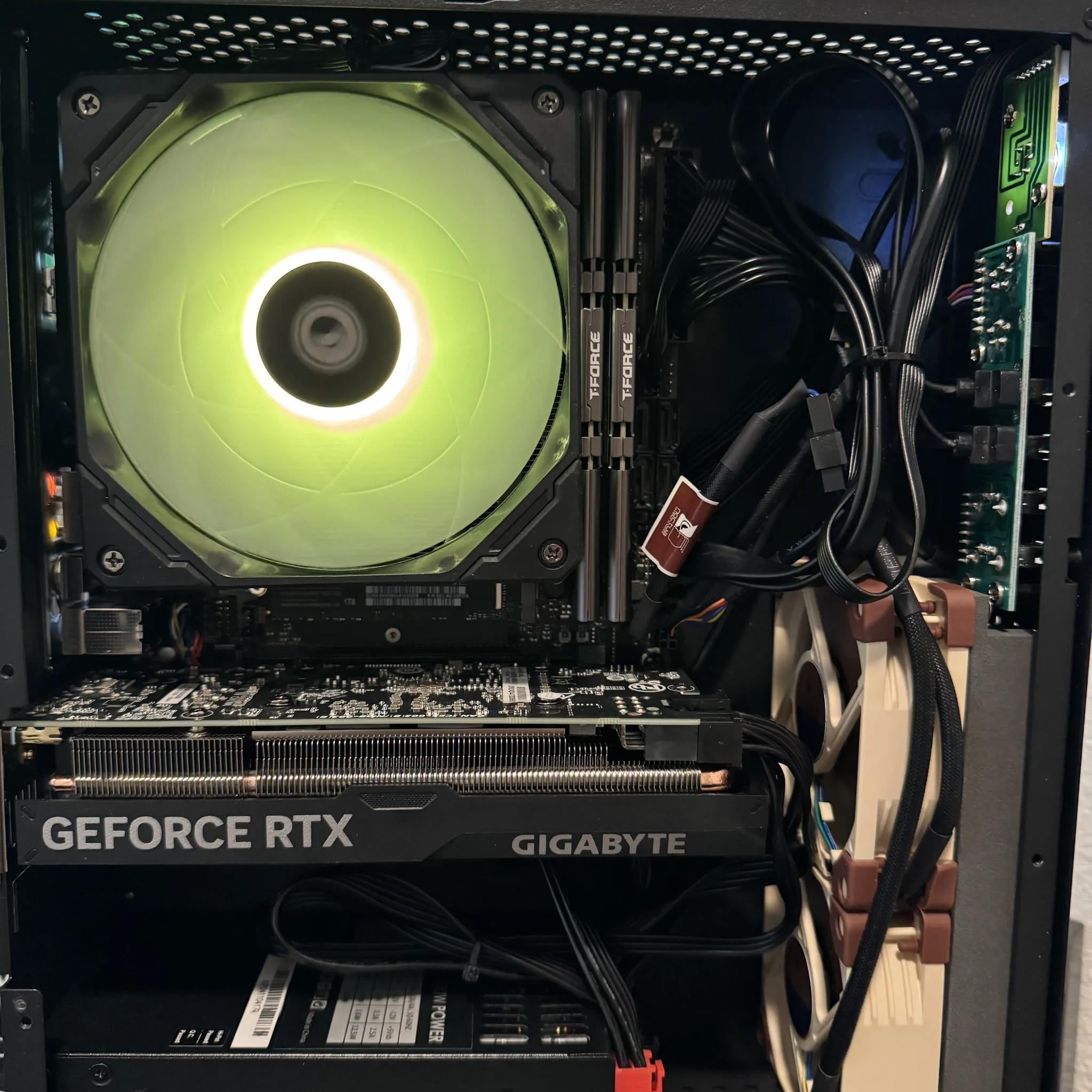 SFF 7.3L ITX PC 1080p Beast Ryzen 7 5700x3d + RTX 4060 OC + DDR4 32GB RAM 3200MHz