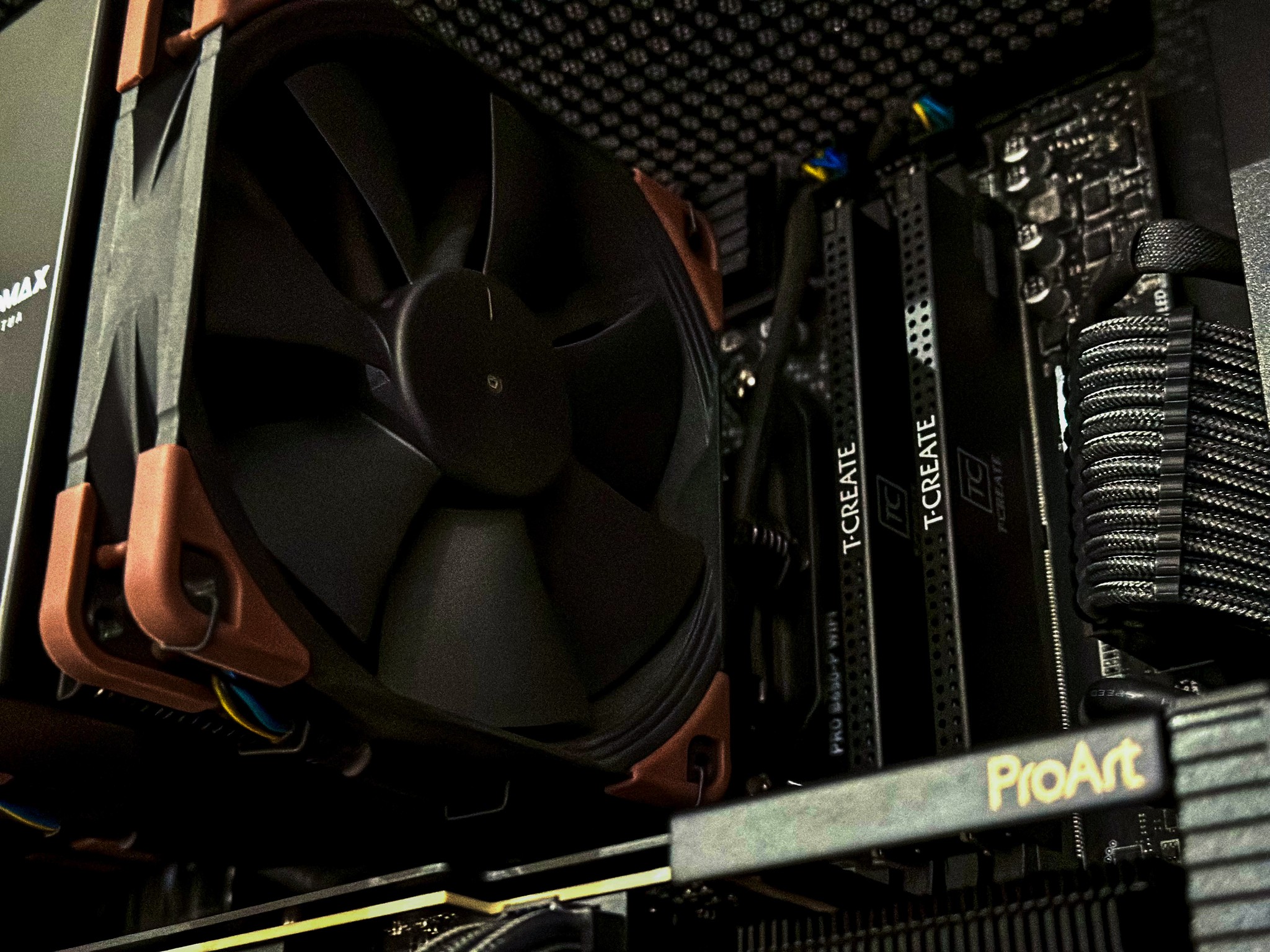 Nocturno | RTX 4070ti, Ryzen 9 7900x 64GB, 2TB , WiFi 6 Equipped Highend Gaming Pc
