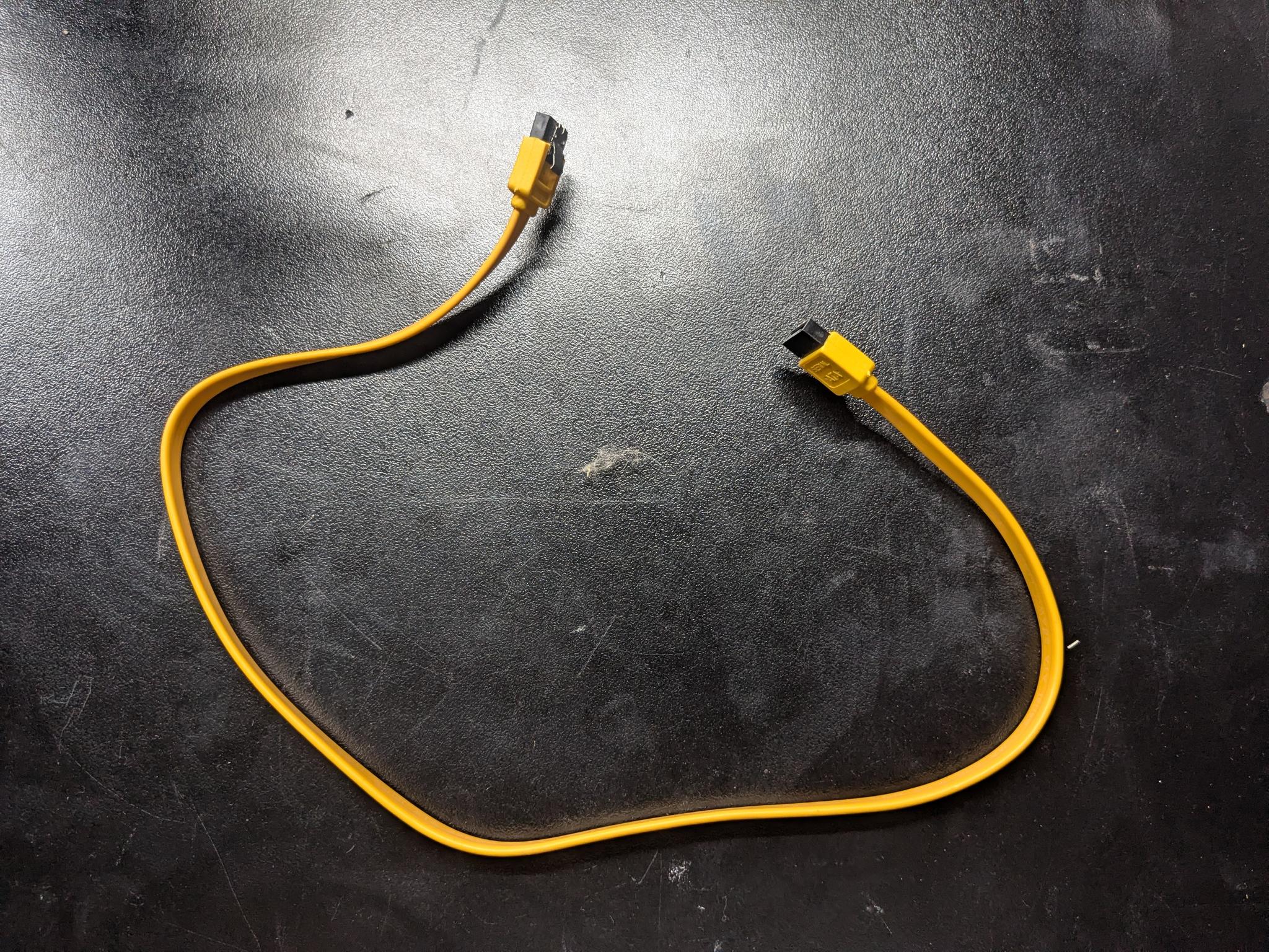 Lot 100x Yellow 18" SATA Cables NEW