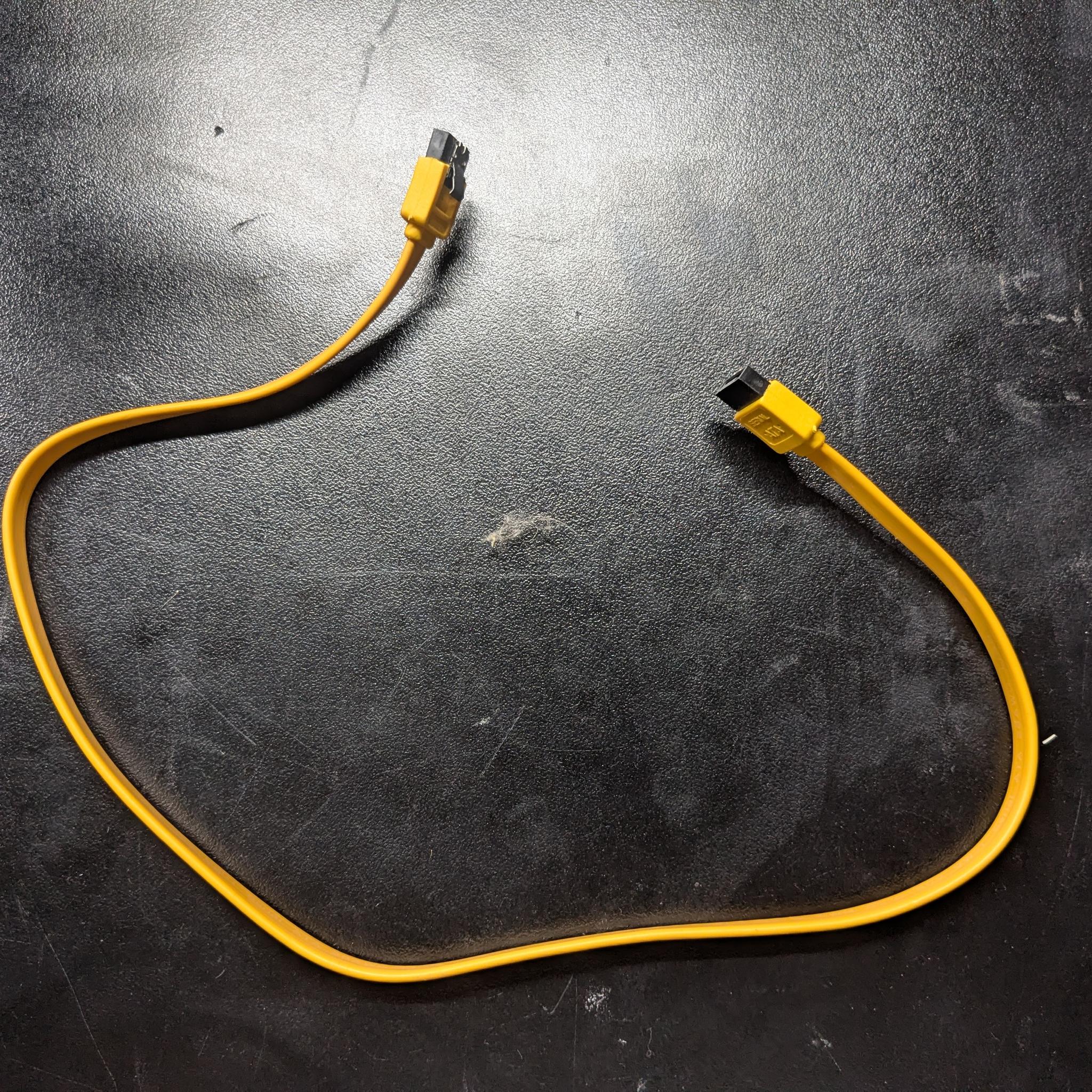 Lot 100x Yellow 18" SATA Cables NEW