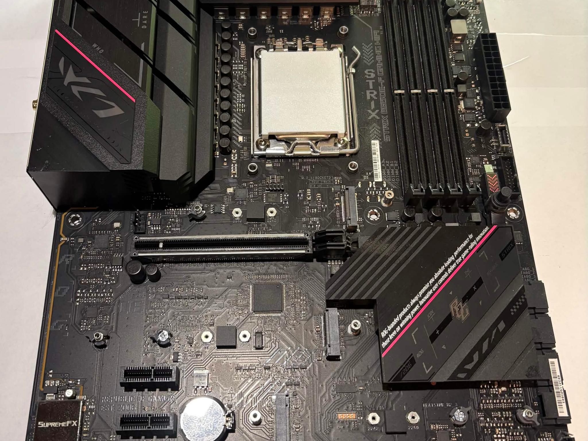 ASUS ROG Strix B650E-F Gaming WiFi AM5 ATX Motherboard | DDR5 | PCIe 5.0 | Ryzen 7000/8000/9000