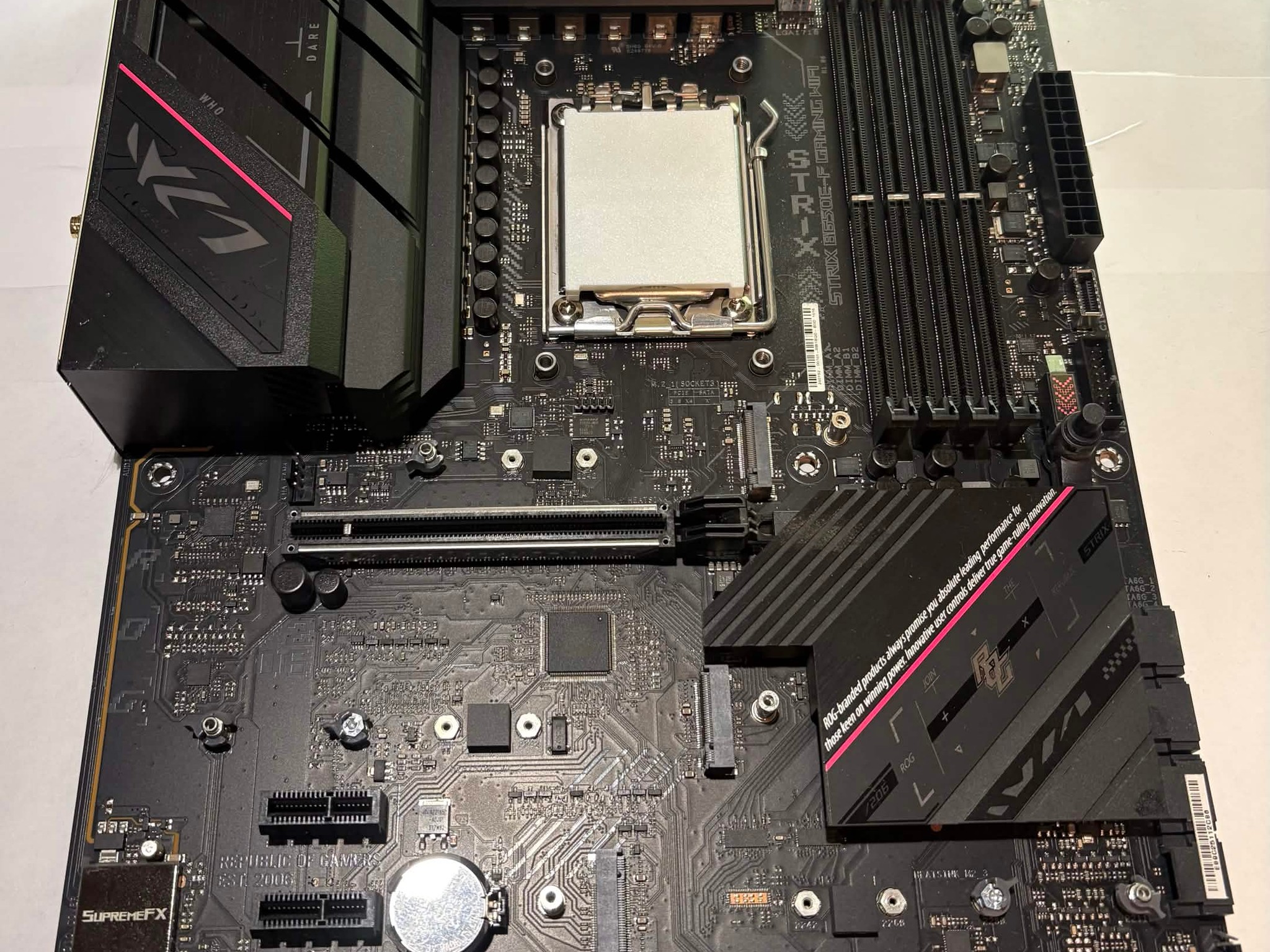 ASUS ROG Strix B650E-F Gaming WiFi AM5 ATX Motherboard | DDR5 | PCIe 5.0 | Ryzen 7000/8000/9000