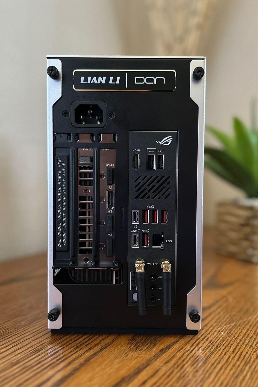 SFF PC RTX 5070 TI + R7X3D