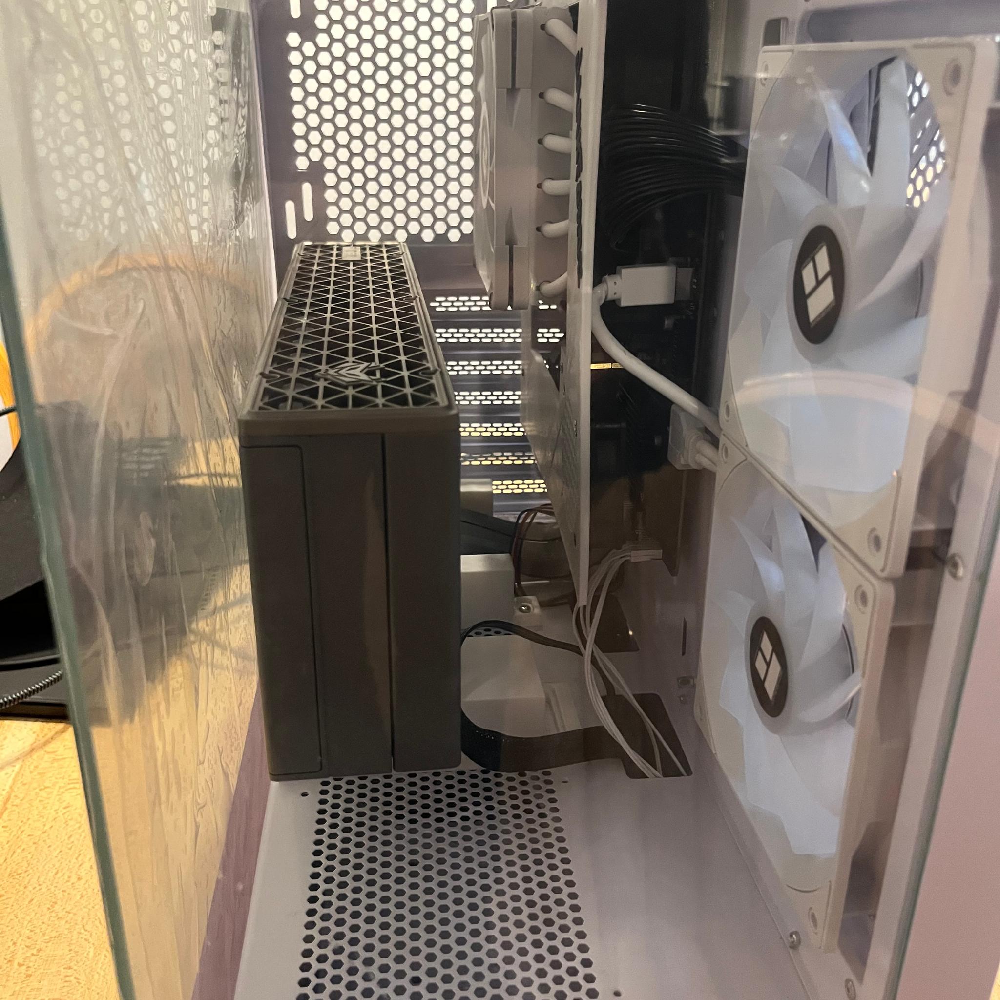 BEAST IN WHITE - Nitro+ 9070XT! Ryzen 7600X3D 16GB DDR5 - Custom 'JankForge' Mobo Shroud - Case dent