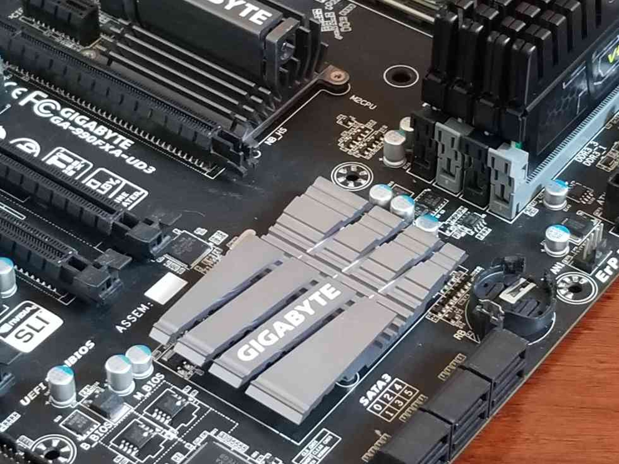 AMD FX 8350 (8 Cores 8 Threads) + Gigabyte GA-990FXA-UD3 + 16GB (4x4) DDR3 Bundle (Read Description)