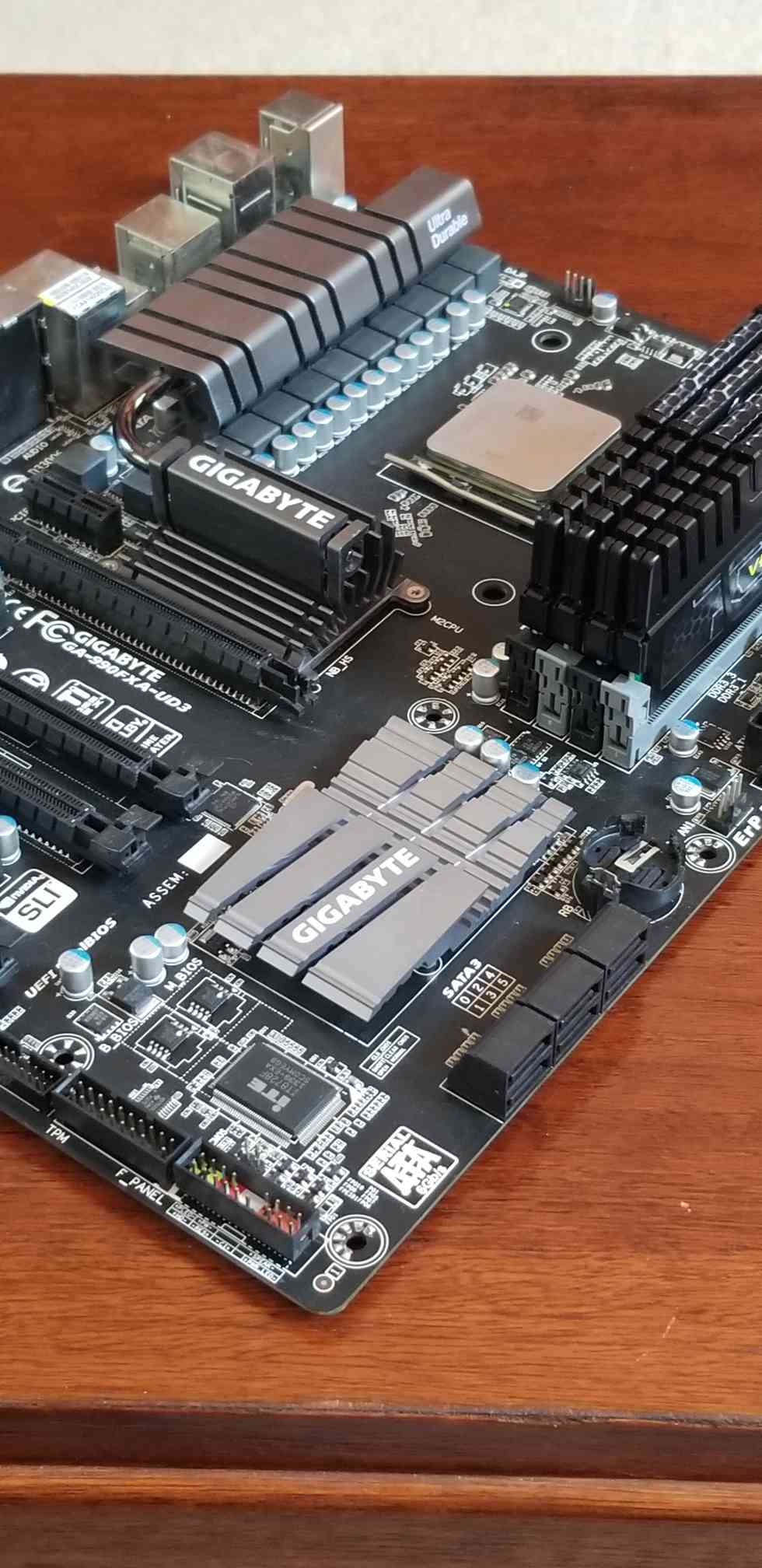AMD FX 8350 (8 Cores 8 Threads) + Gigabyte GA-990FXA-UD3 + 16GB (4x4) DDR3 Bundle (Read Description)