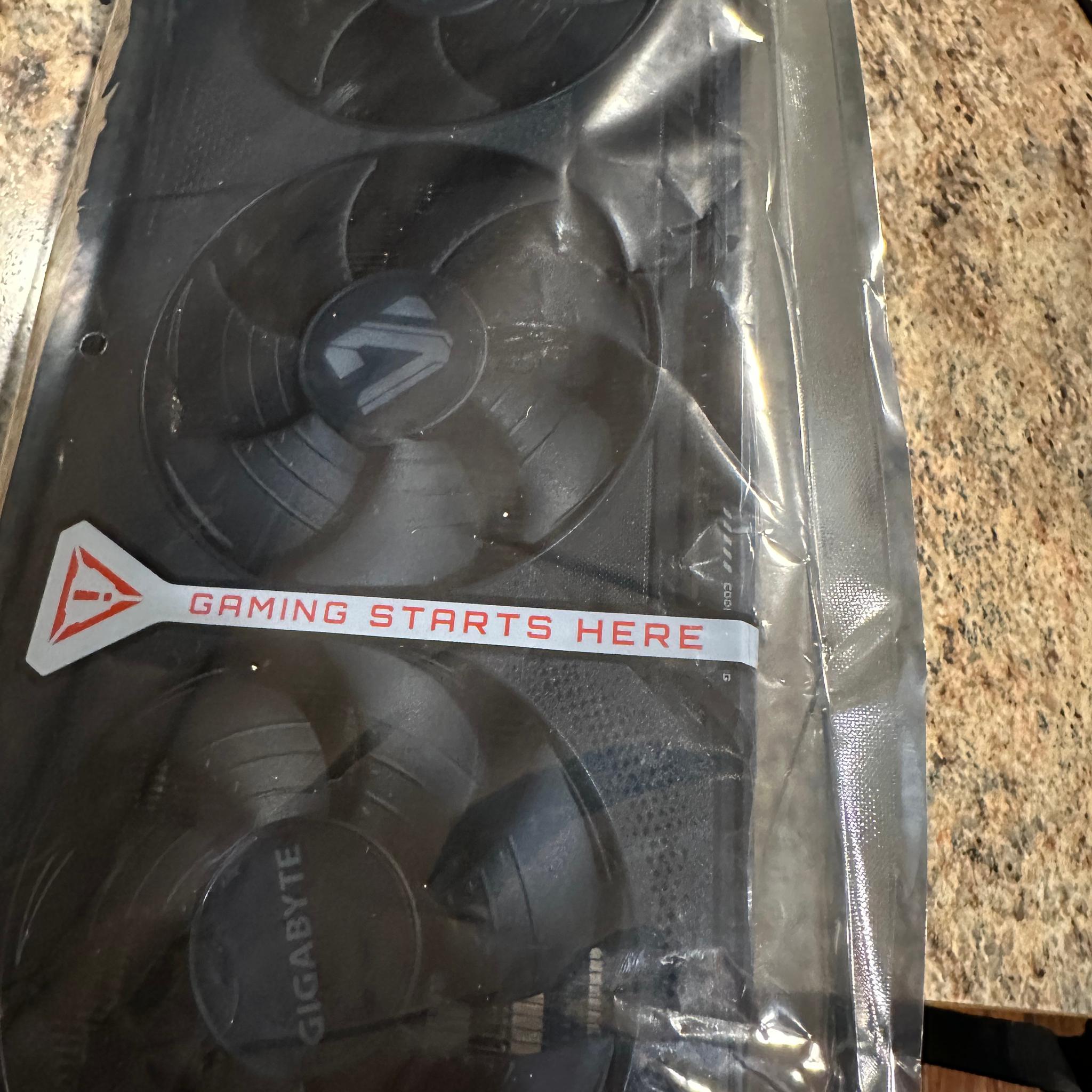 GIGABYTE RX 9070 XT GAMING OC 16G