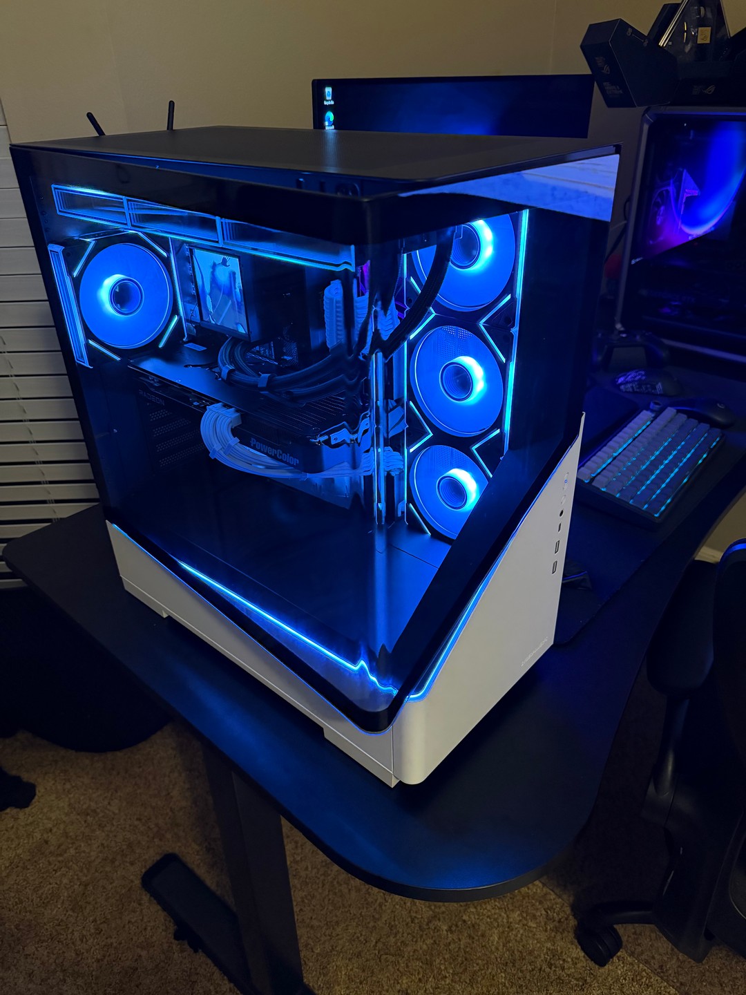🔥 Ryzen 7 9700X + RX 9070 GRE 12GB | 32GB DDR5 | Windows 11 Pro