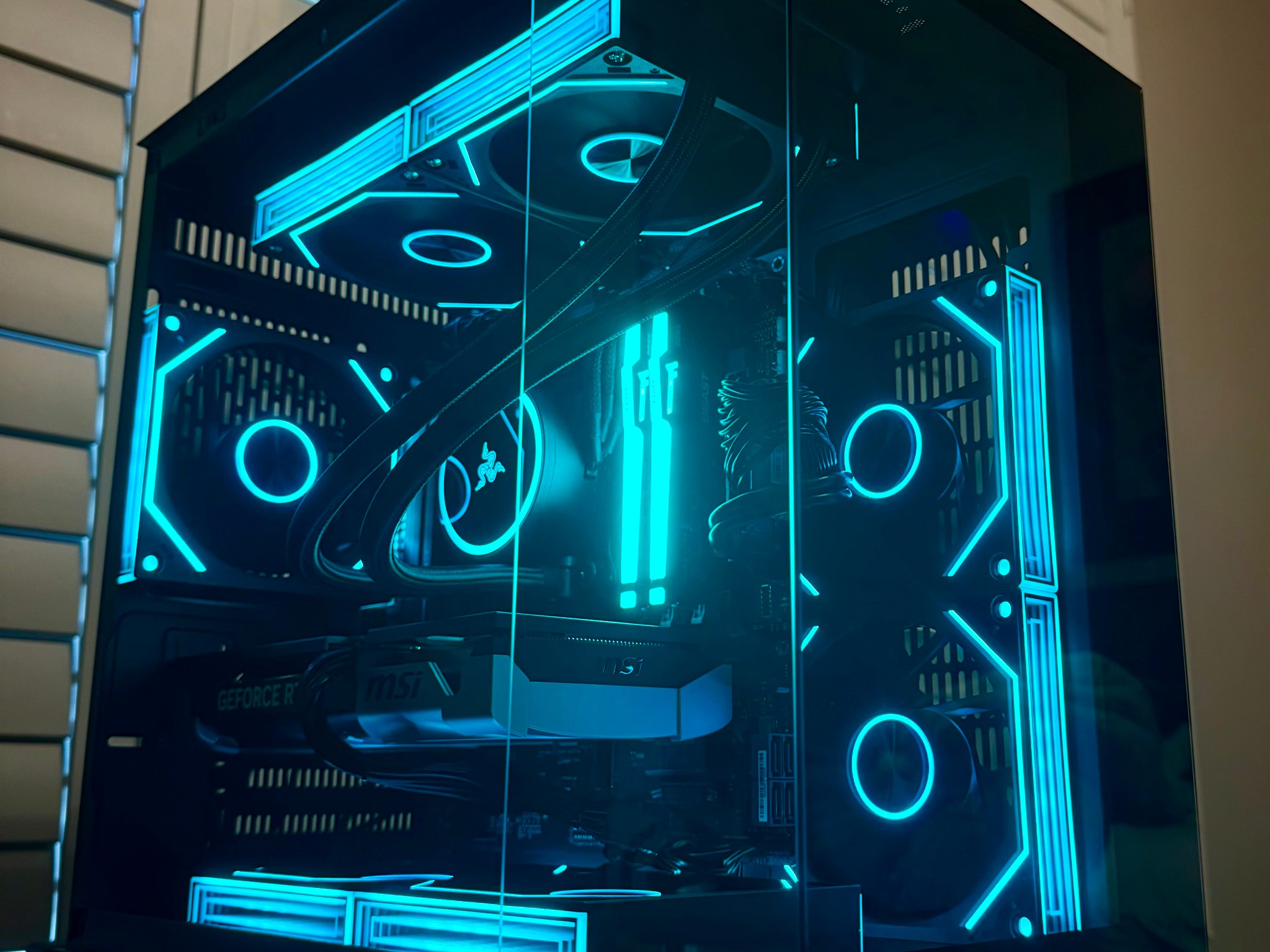 E-Sports Ready Gaming PC — RTX 5060 Ti | Ryzen 5 9600X | 32GB DDR5 | 1TB Gen4 NVMe