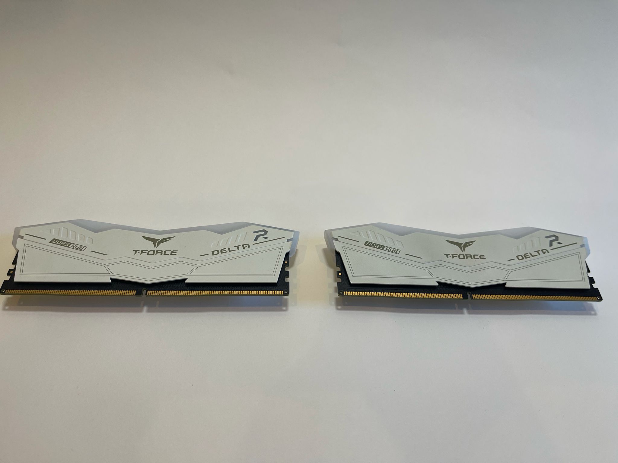 TEAMGROUP T-Force Delta RGB DDR5 32GB DDR5-6000 (2x16GB)