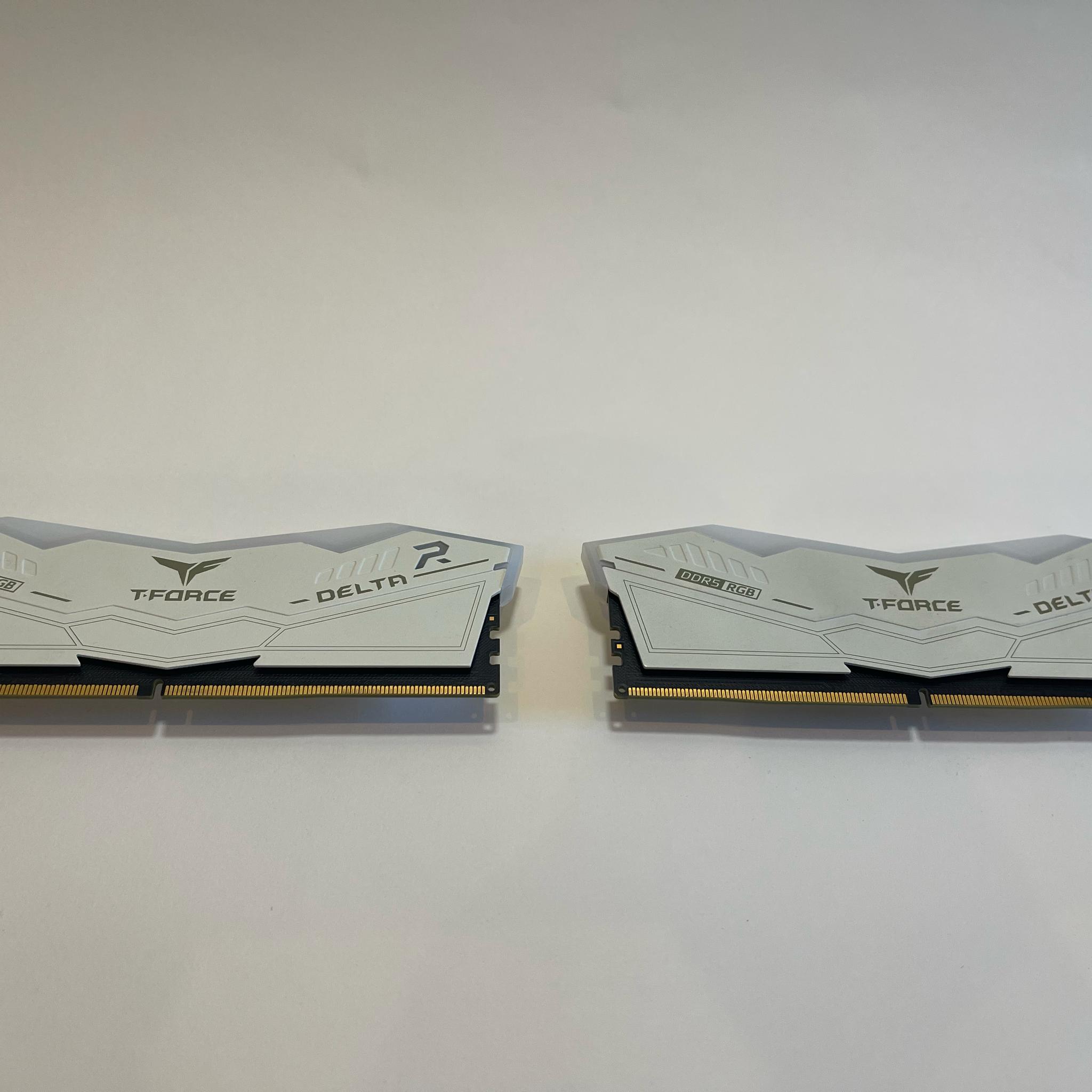 TEAMGROUP T-Force Delta RGB DDR5 32GB DDR5-6000 (2x16GB)