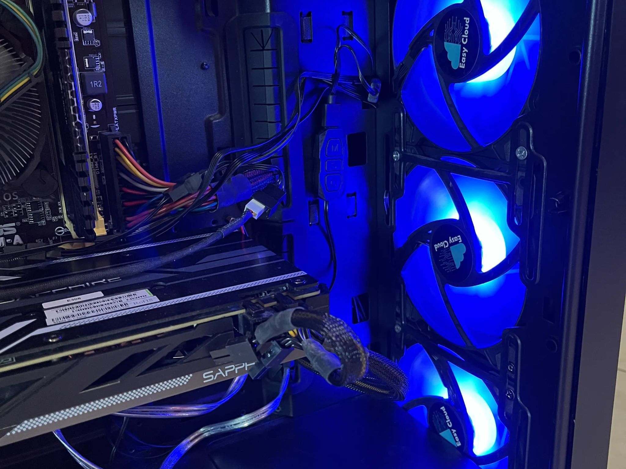 🟢🔥 Budget Gaming PC – RGB Case w/ Remote - Intel i5-4590, R9 380 4GB, 1 TB Storage & 12GB RAM 🔵 🖥️