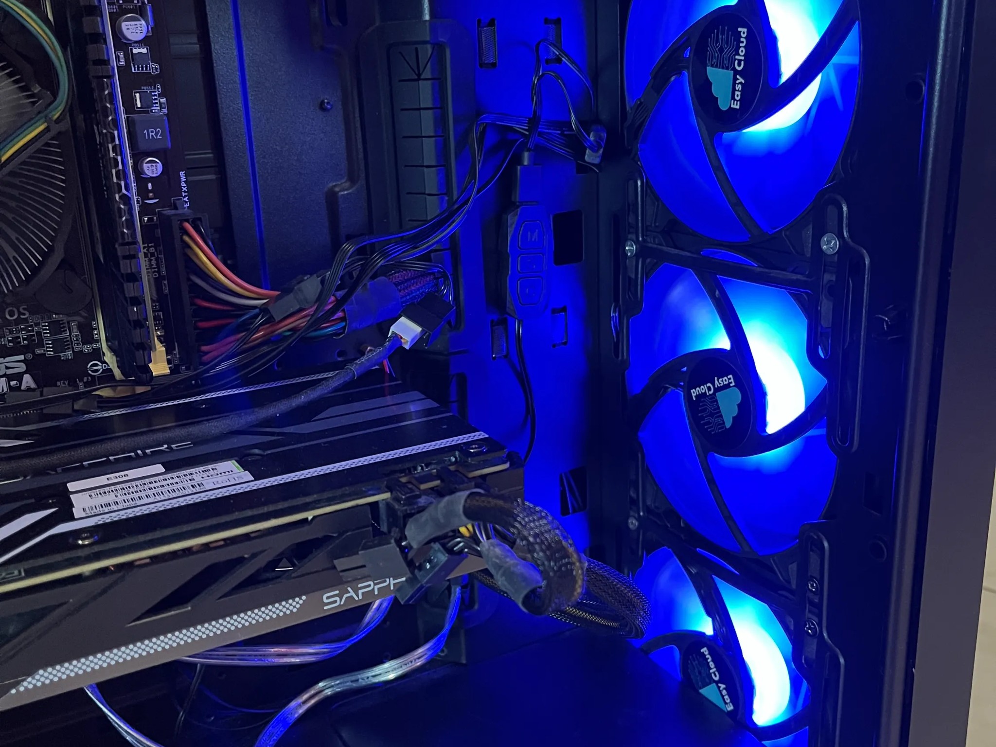 🟢🔥 Budget Gaming PC – RGB Case w/ Remote - Intel i5-4590, R9 380 4GB, 1 TB Storage & 12GB RAM 🔵 🖥️