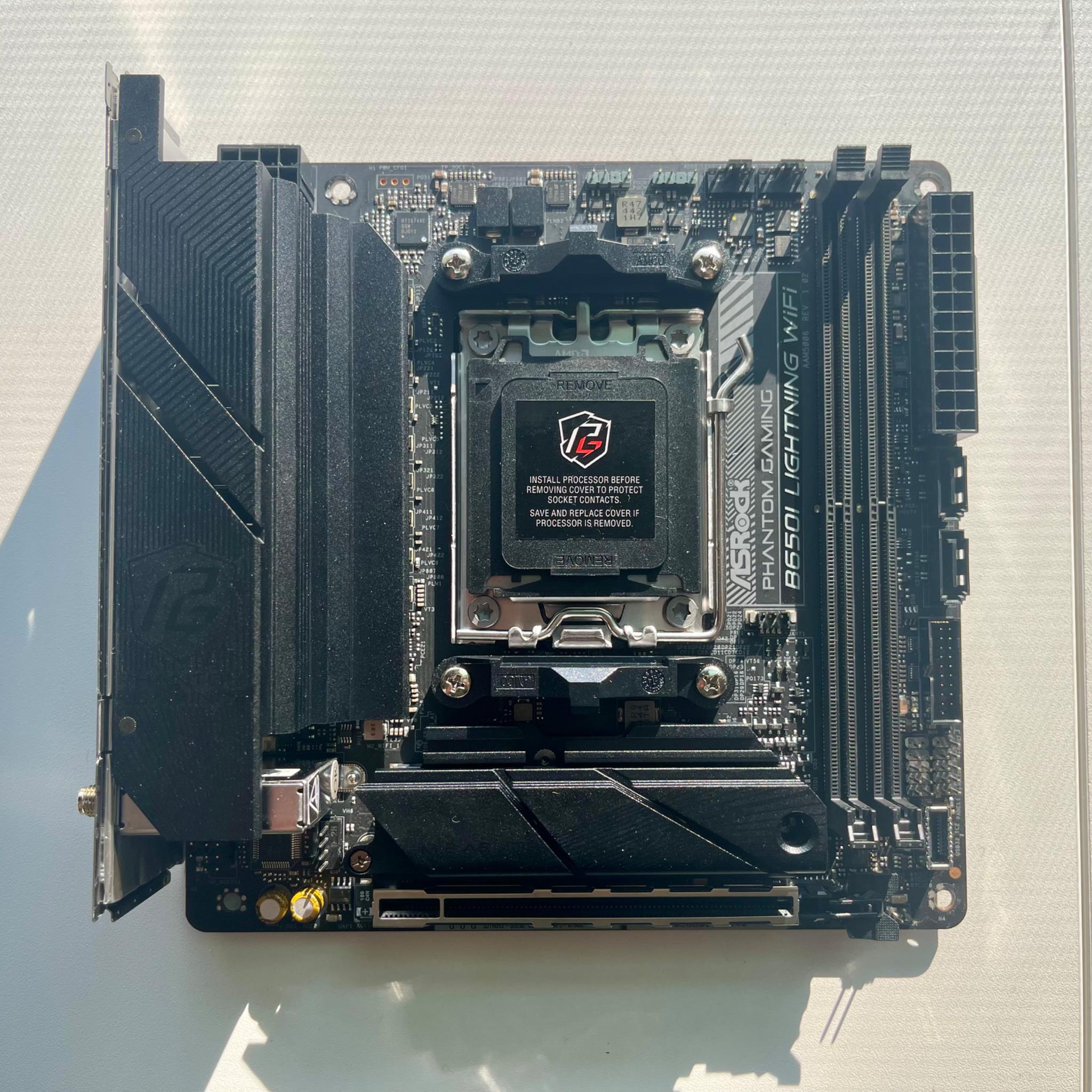 ASRock B650I Lightning WiFi, used (like-new)