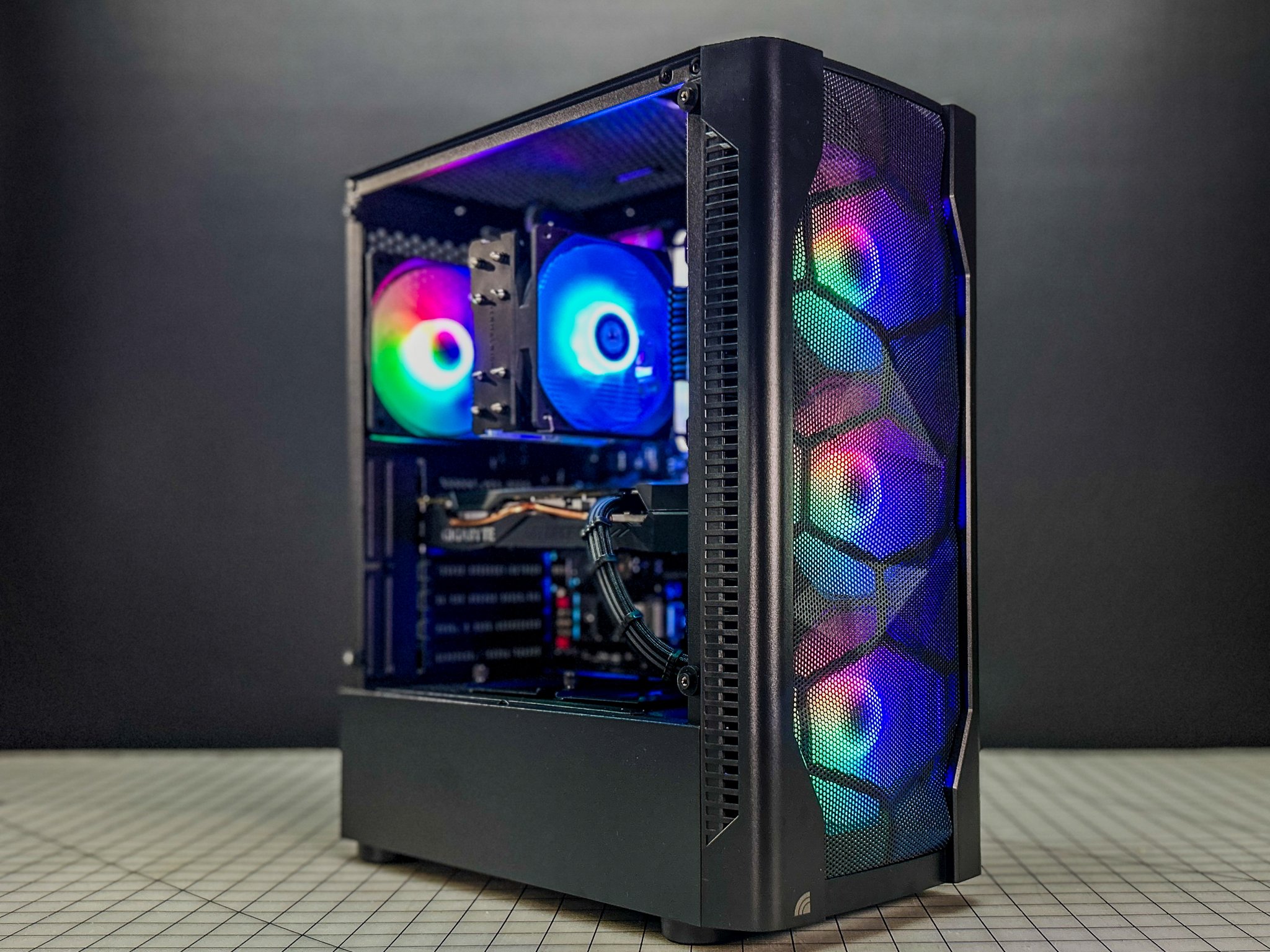 🕯☽☾🔮🖤 Comet 🕯☽☾🔮🖤 RTX 2060 Super / AMD Ryzen 5 3600 / 2TB SSD / 16GB Ram / WIFI / WIN10