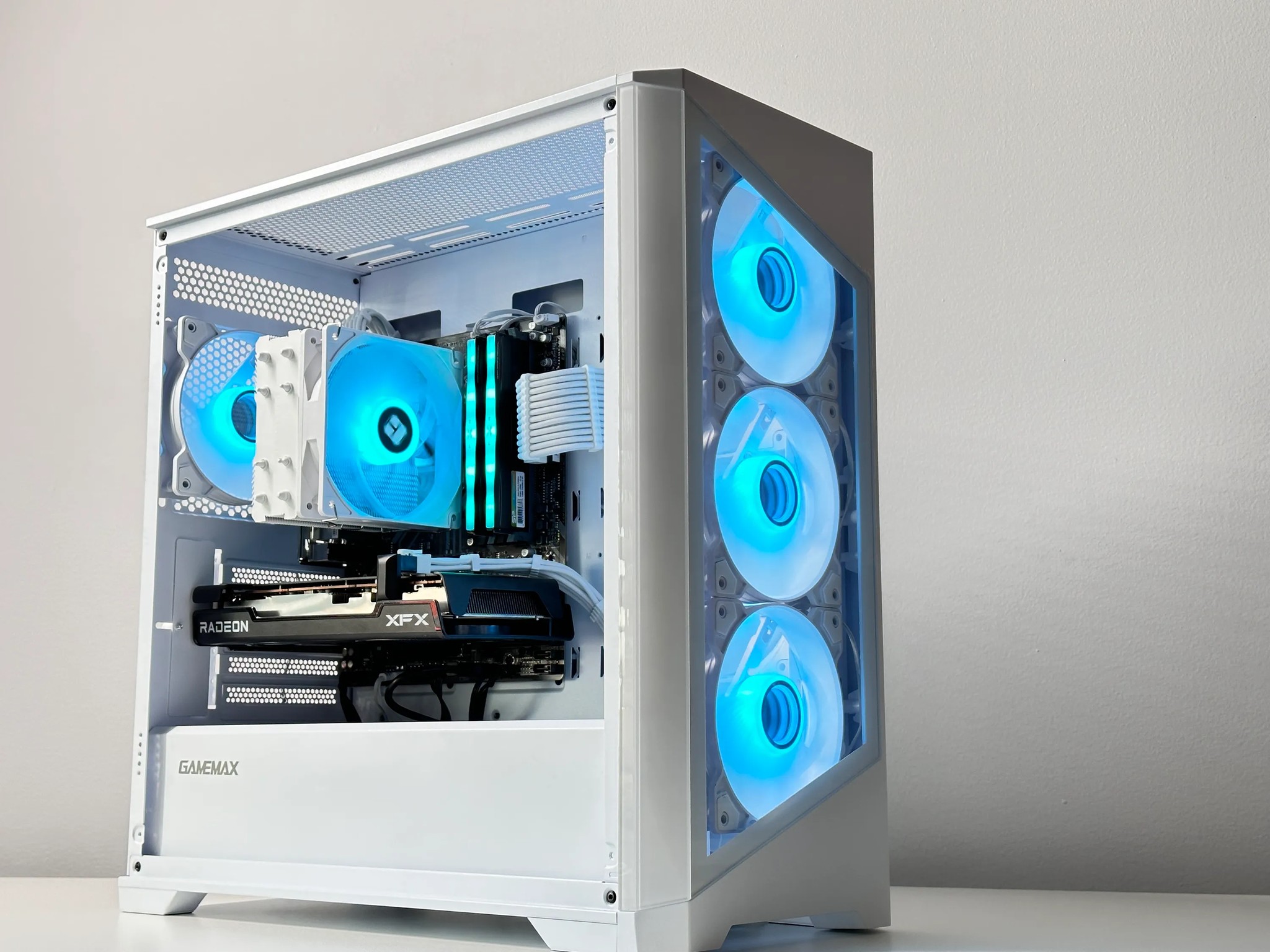 🧊Iceberg🧊 AMD RX 6650 XT 8GB🌨️AMD Ryzen 5 5600X 6Core🌨️32GB DDR4🌨️ 1TB SSD NVME