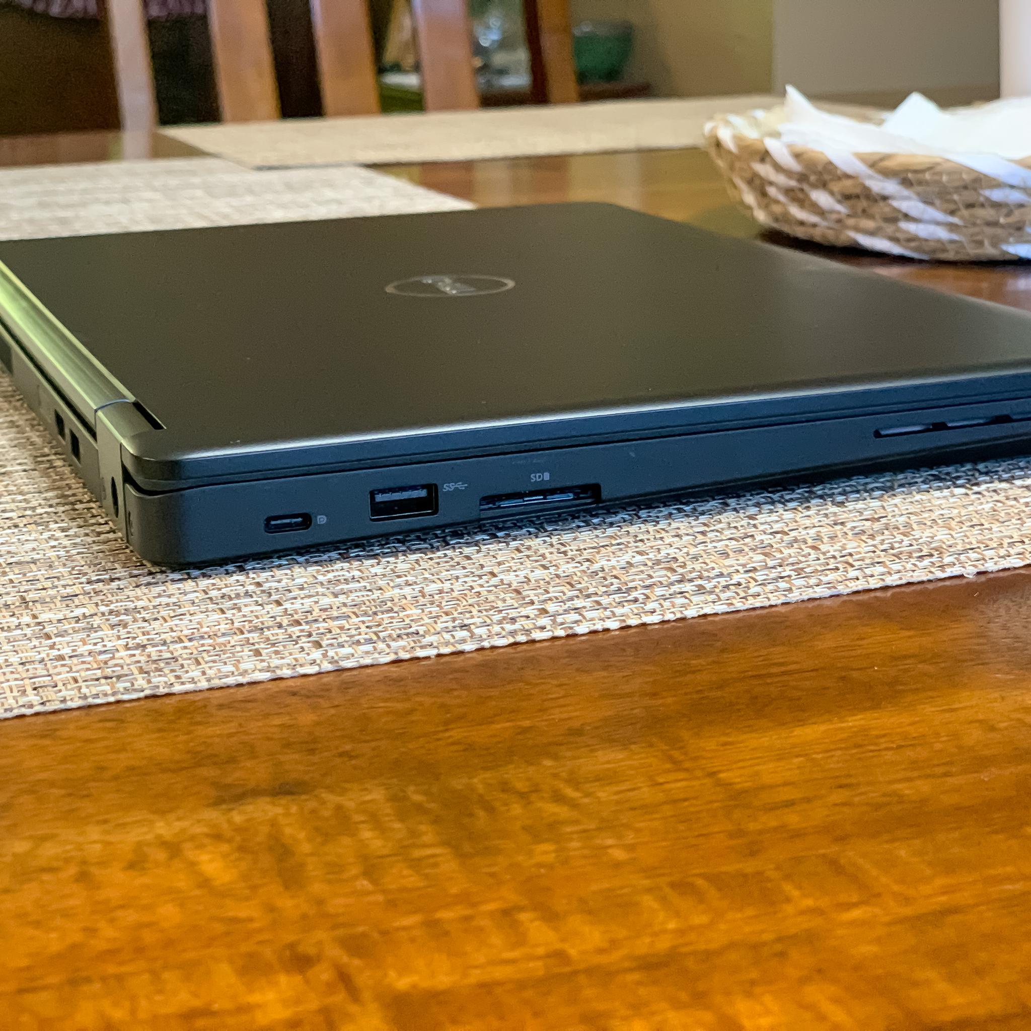 14" Dell Latitude 5490 // Core i7-8650U, 16GB RAM, 500GB M.2 SSD