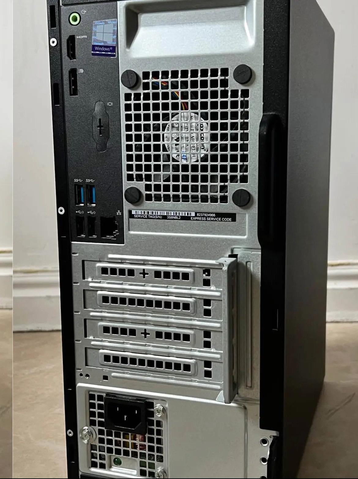 -LAST ONE BUY NOW SHIPS OUT FAST- Dell optiplex 3050 7th gen i3