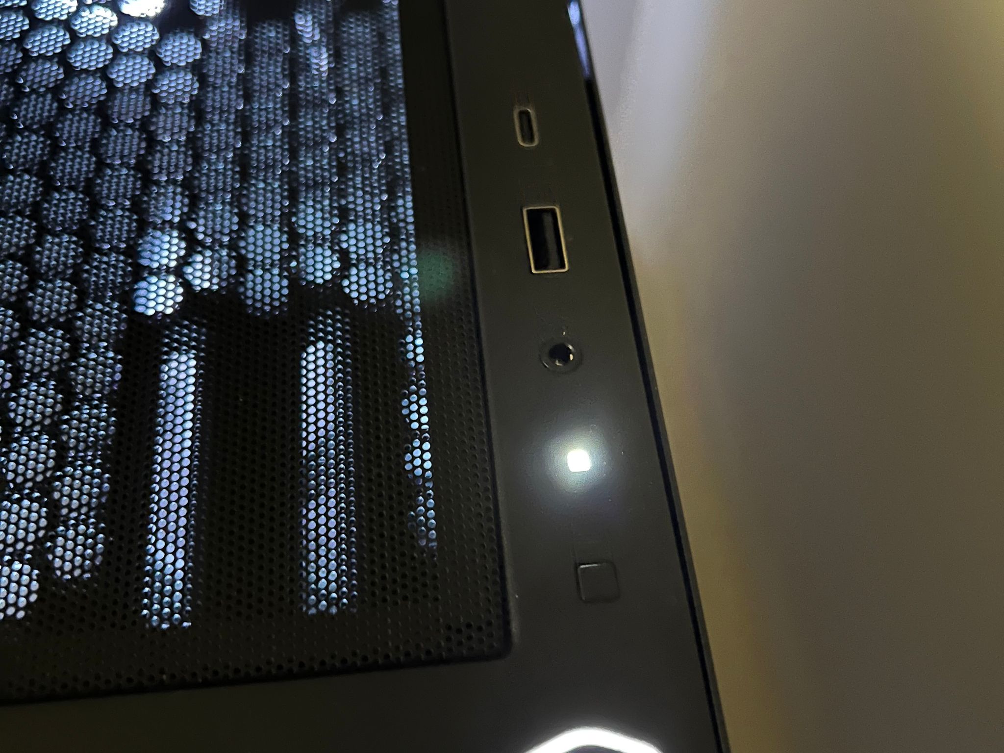 Gaming pc with RTX 4060 | ryzen 5 5500 | 16gb ddr4 | 1tb nvme storage | mid-ranged