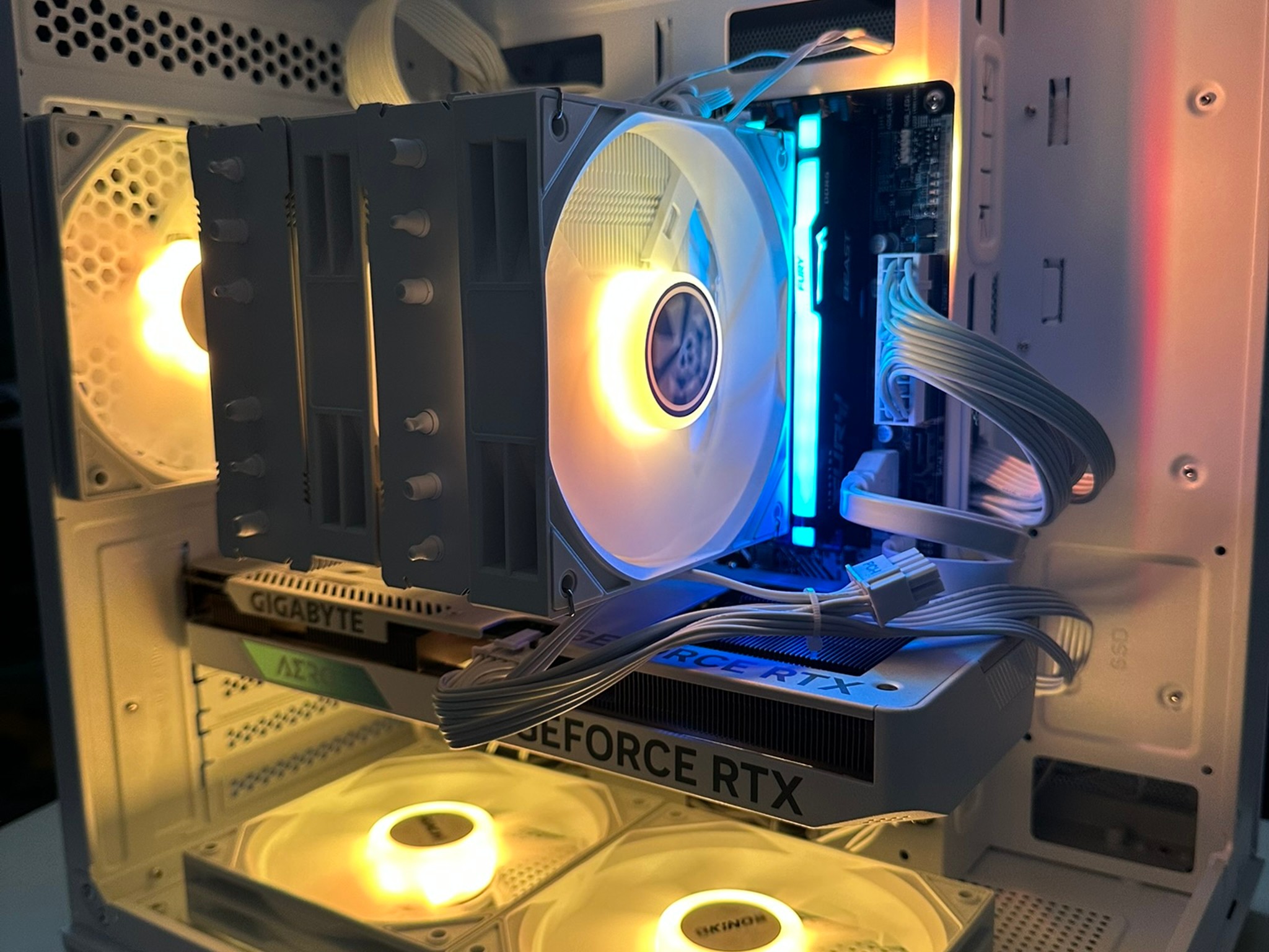 Ryzen 5 8400F / RTX 4060 / 512GB NVME / 16GB RAM
